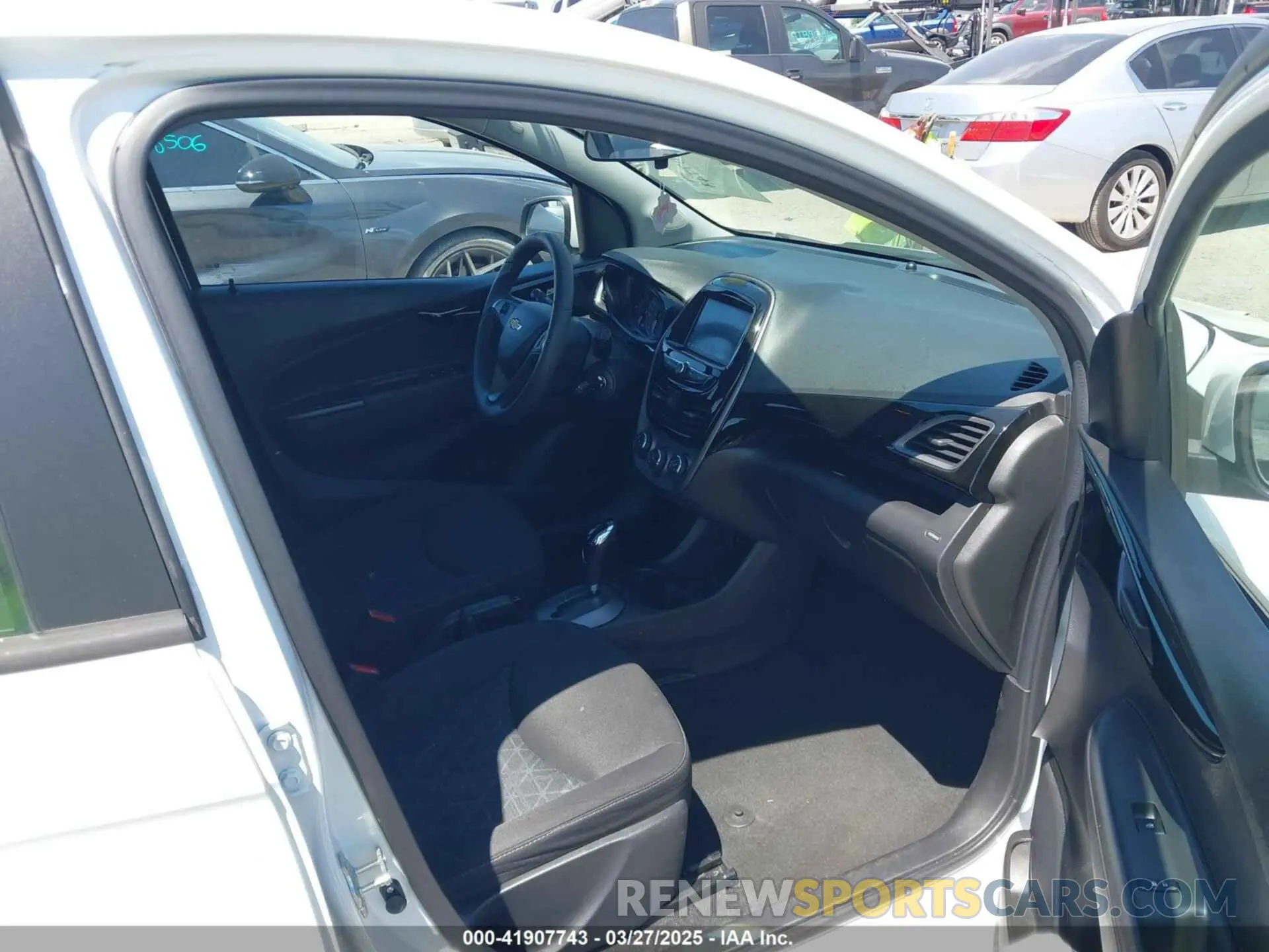 5 fotografías del automóvil dañado KL8CD6SA7MC216225 CHEVROLET SPARK 2021