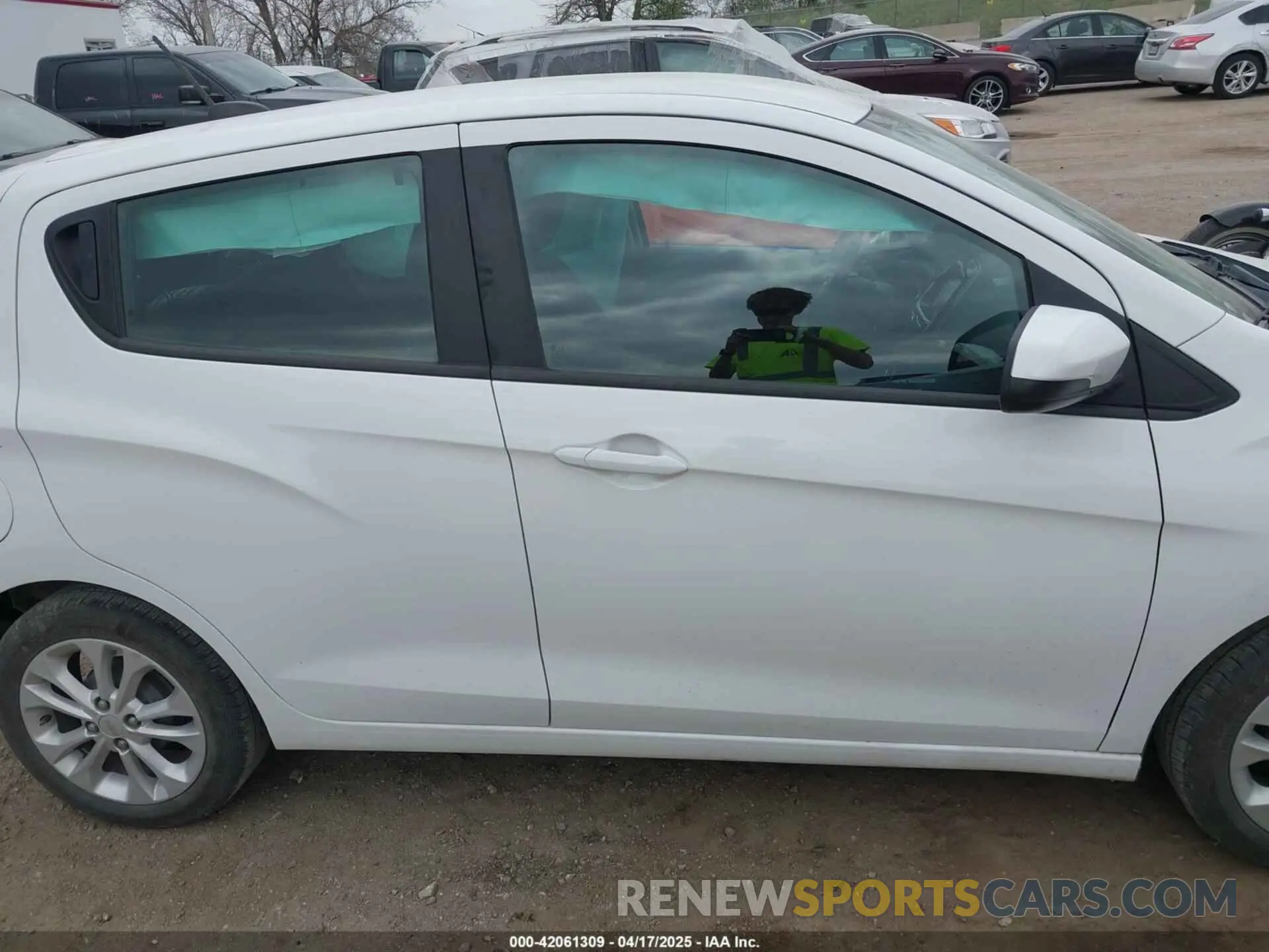 13 fotografías del automóvil dañado KL8CD6SA7MC721374 CHEVROLET SPARK 2021