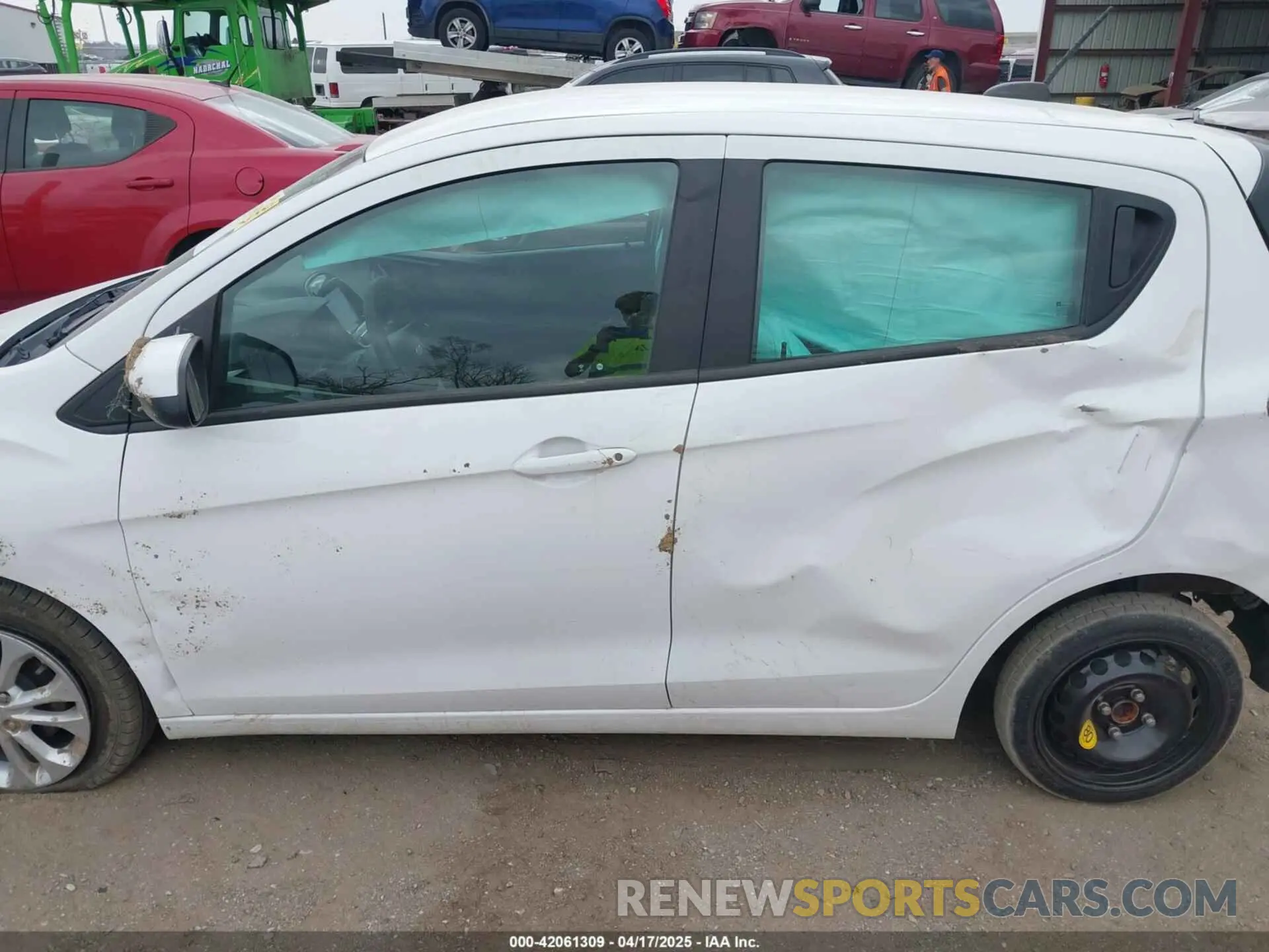 14 fotografías del automóvil dañado KL8CD6SA7MC721374 CHEVROLET SPARK 2021