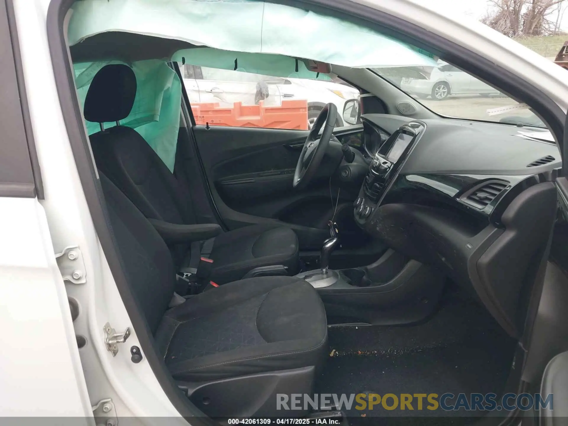 5 fotografías del automóvil dañado KL8CD6SA7MC721374 CHEVROLET SPARK 2021