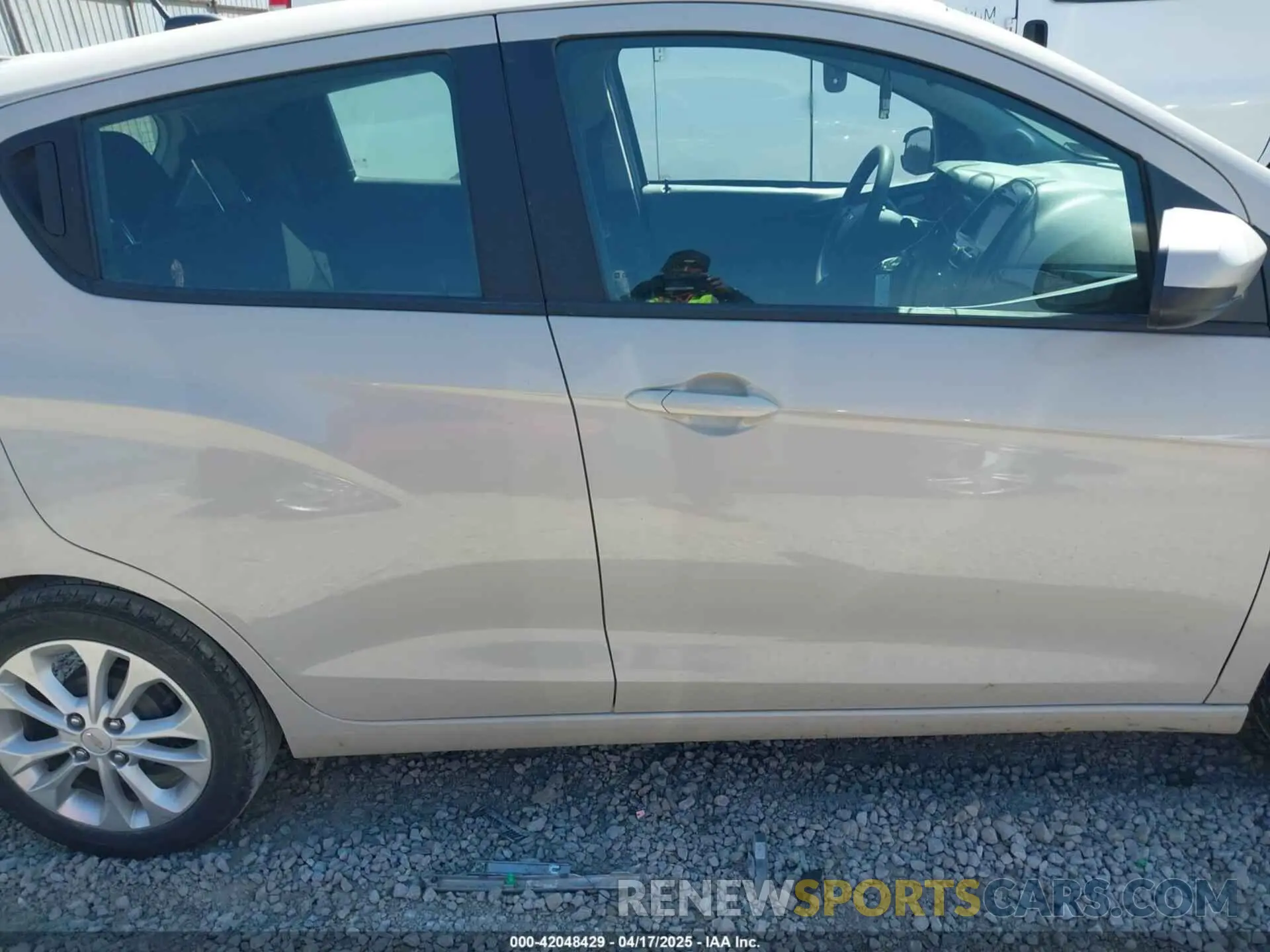 13 fotografías del automóvil dañado KL8CD6SA8MC748924 CHEVROLET SPARK 2021