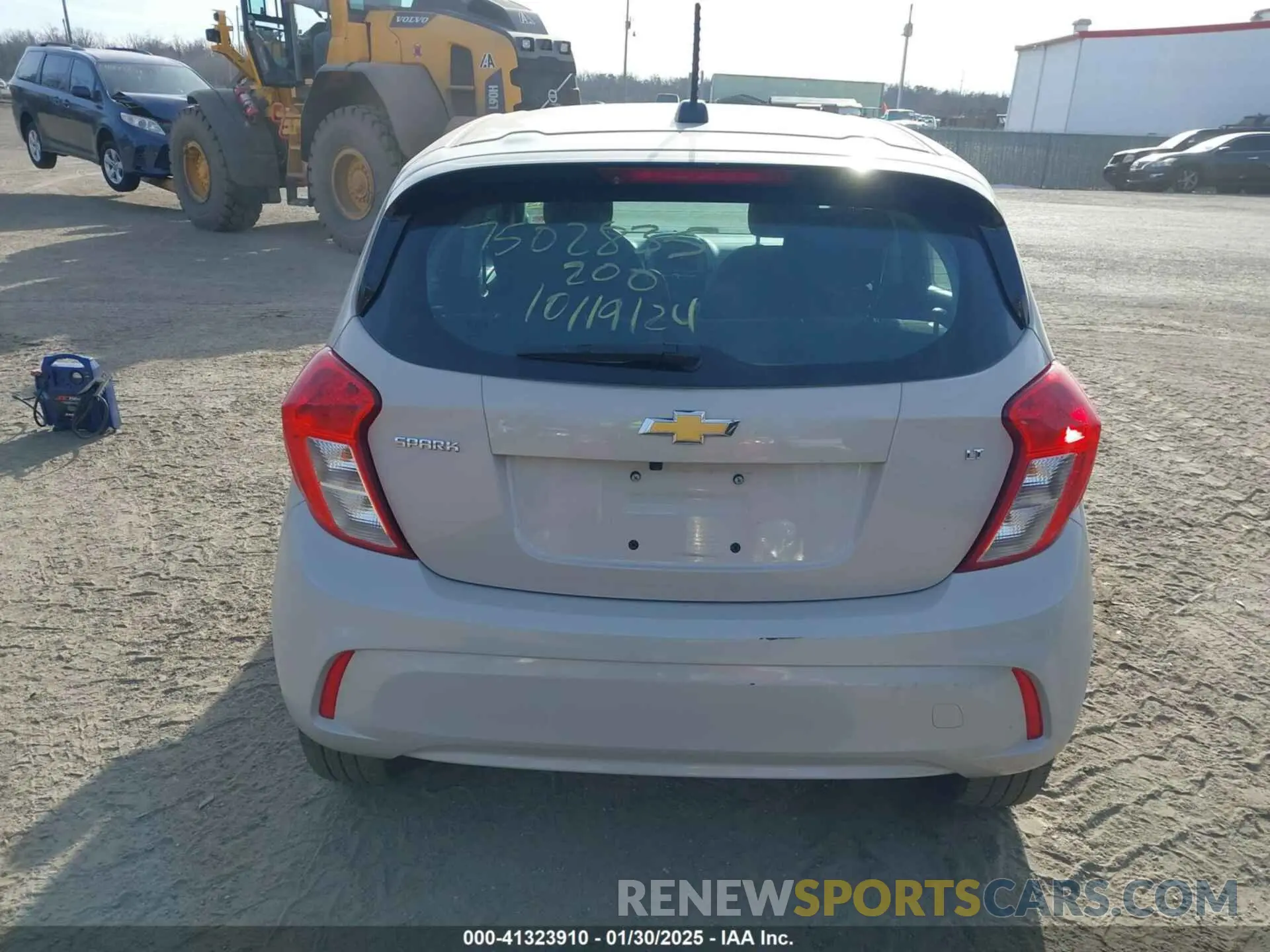 15 fotografías del automóvil dañado KL8CD6SA8MC750298 CHEVROLET SPARK 2021