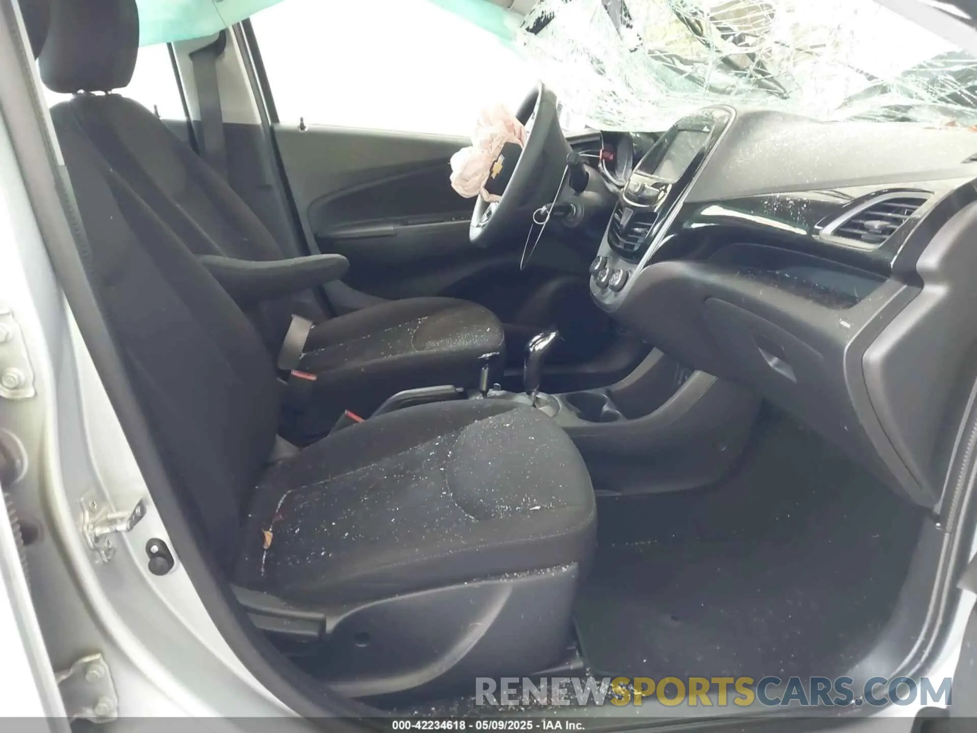 5 fotografías del automóvil dañado KL8CD6SA9MC217490 CHEVROLET SPARK 2021