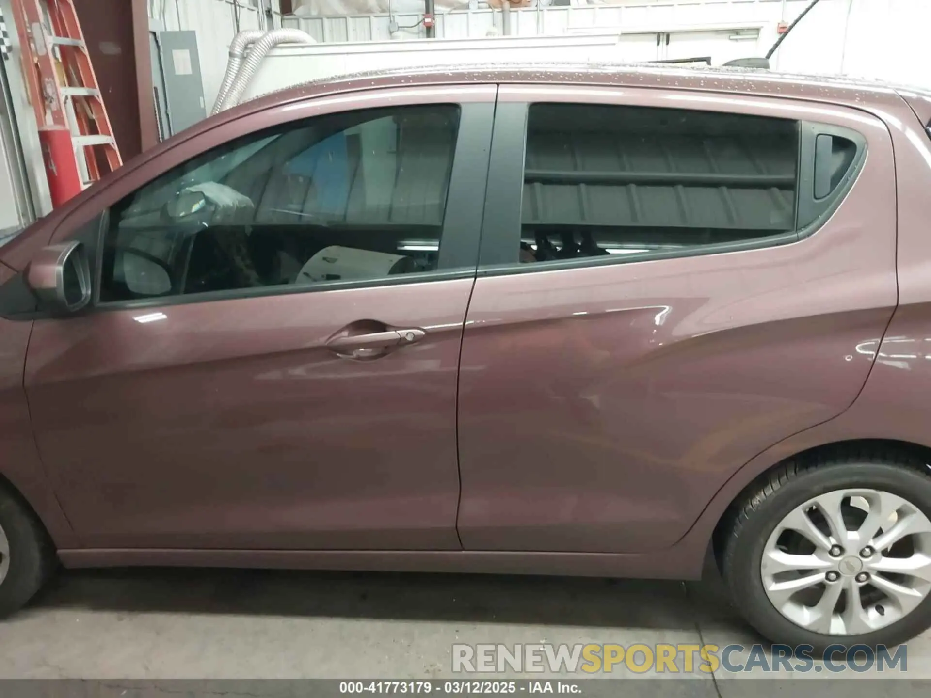 14 fotografías del automóvil dañado KL8CD6SA9MC735647 CHEVROLET SPARK 2021
