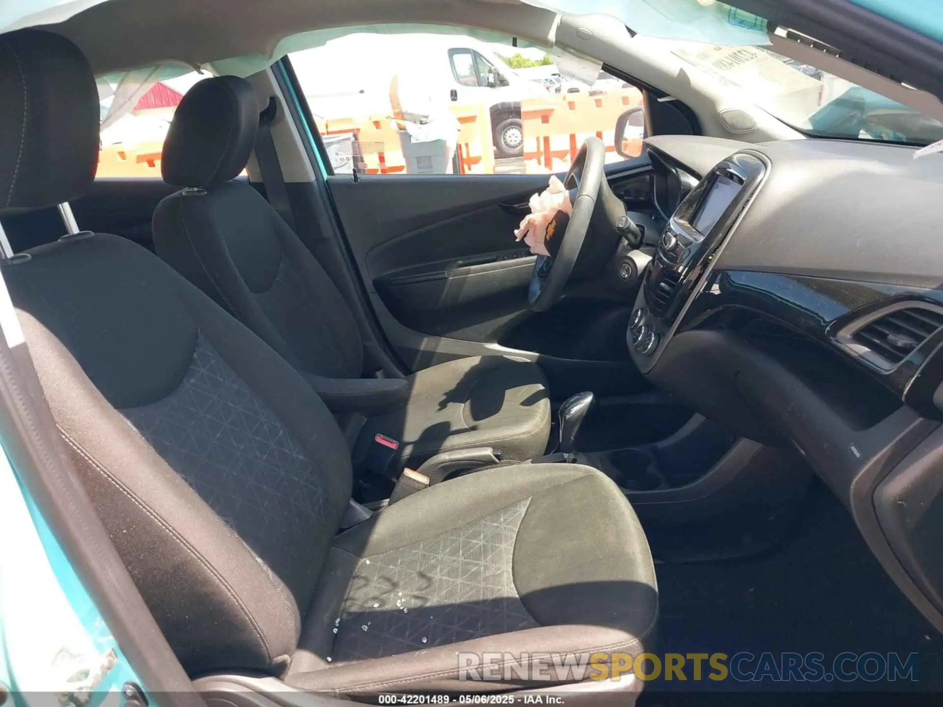 5 fotografías del automóvil dañado KL8CD6SAXMC735799 CHEVROLET SPARK 2021