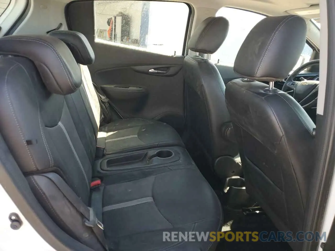 10 fotografías del automóvil dañado KL8CF6SA8MC740624 CHEVROLET SPARK 2021