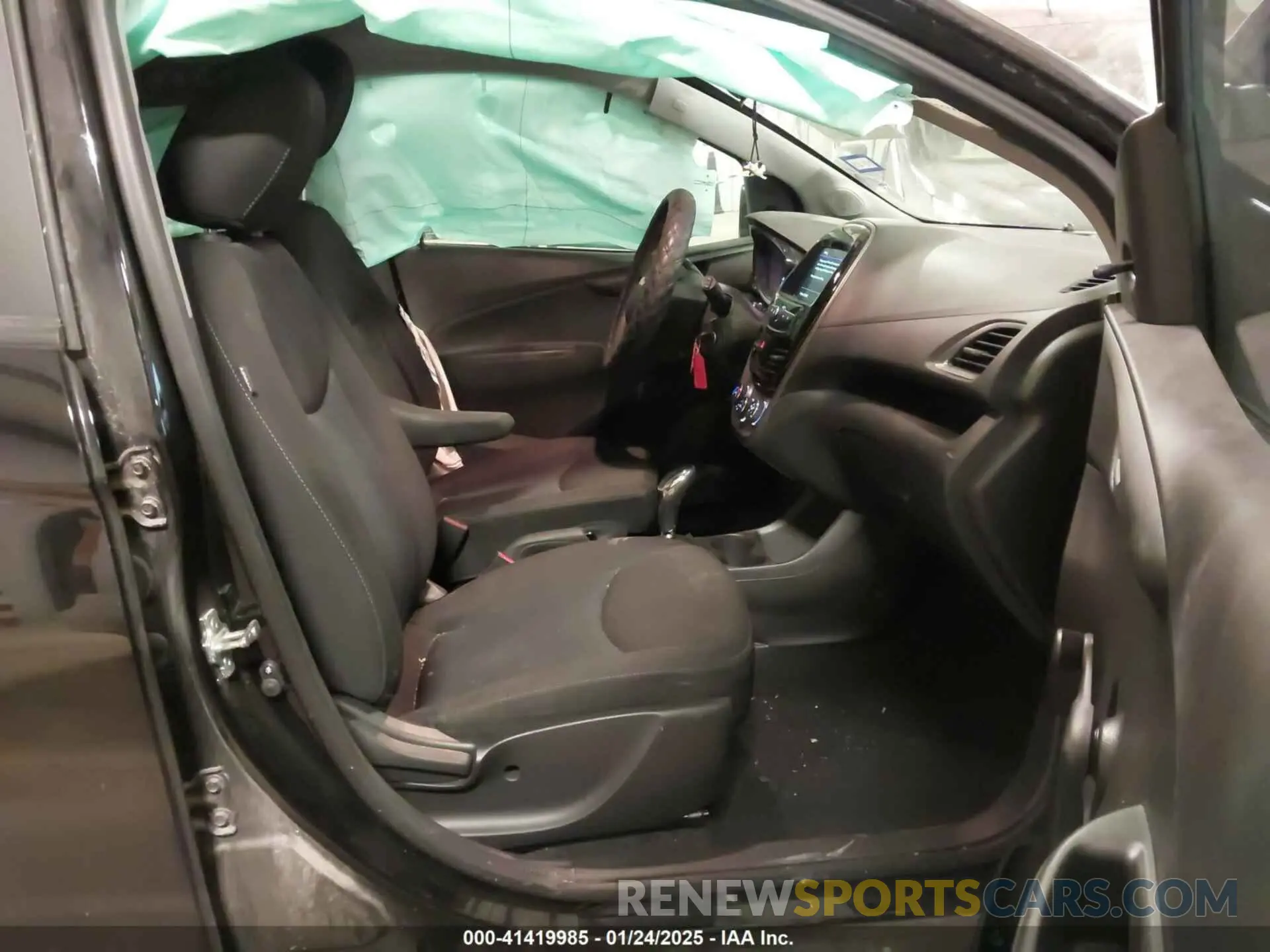 5 fotografías del automóvil dañado KL8CB6SA1NC025195 CHEVROLET SPARK 2022