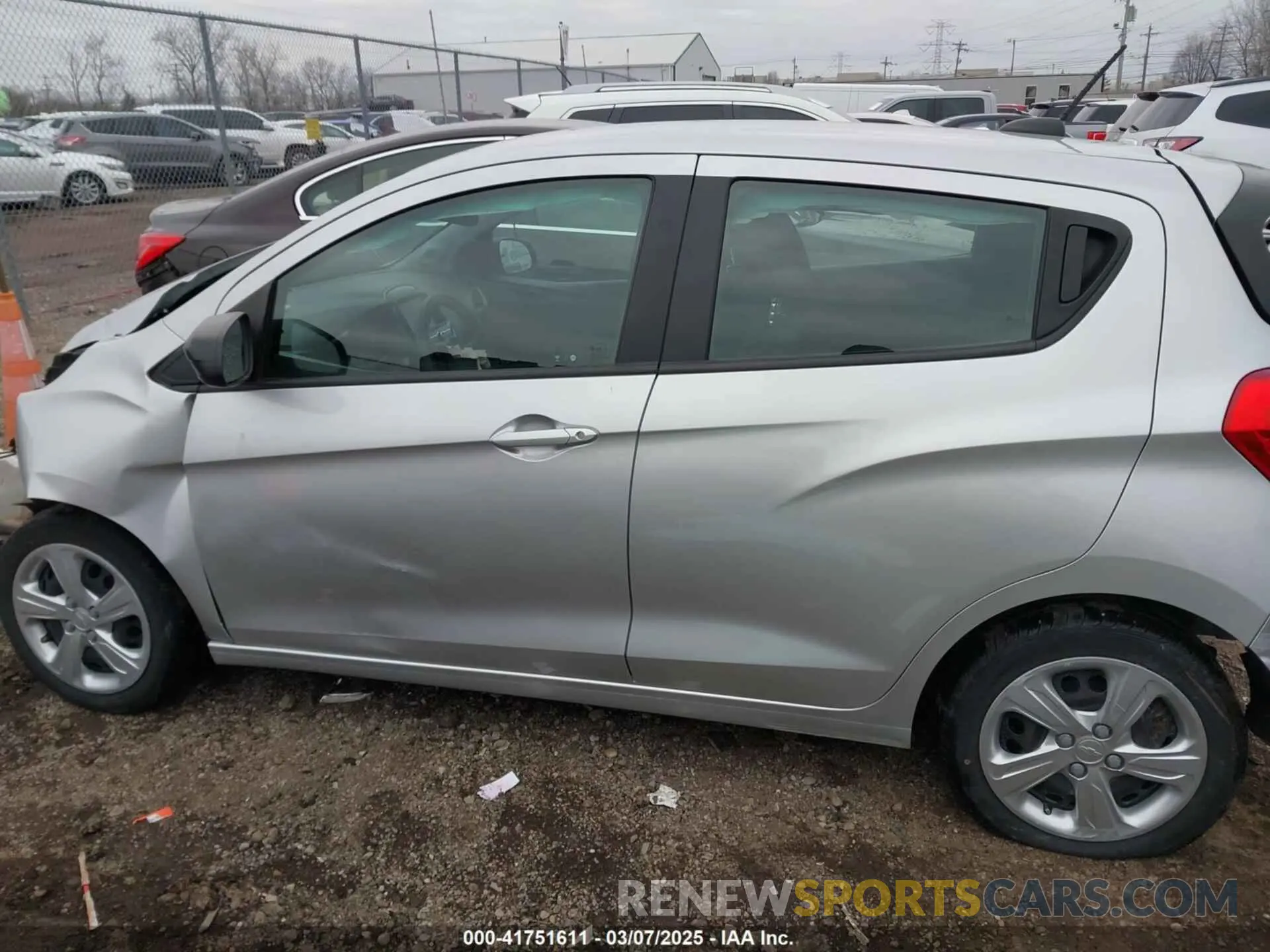 15 fotografías del automóvil dañado KL8CB6SA1NC033667 CHEVROLET SPARK 2022