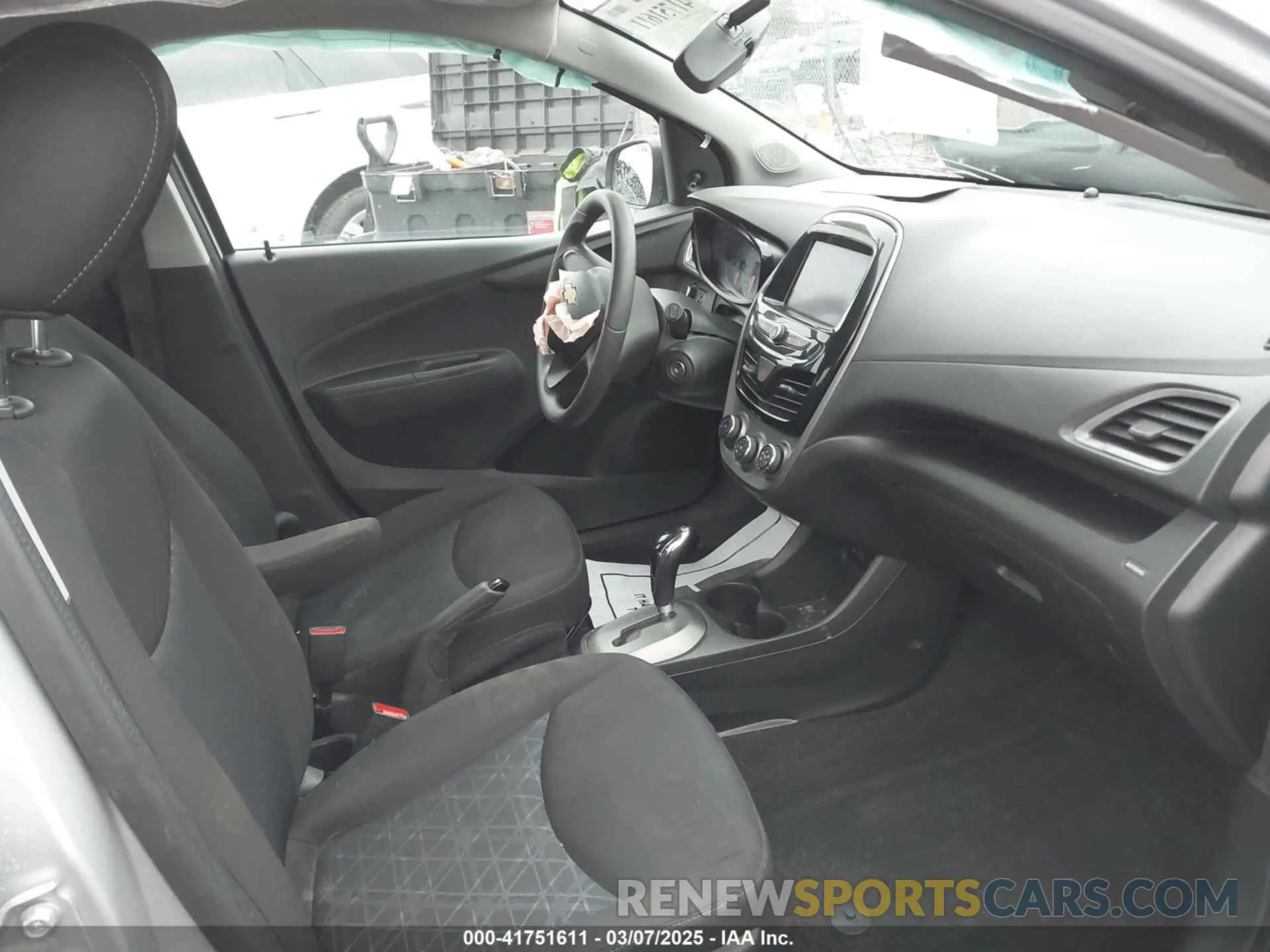 5 fotografías del automóvil dañado KL8CB6SA1NC033667 CHEVROLET SPARK 2022