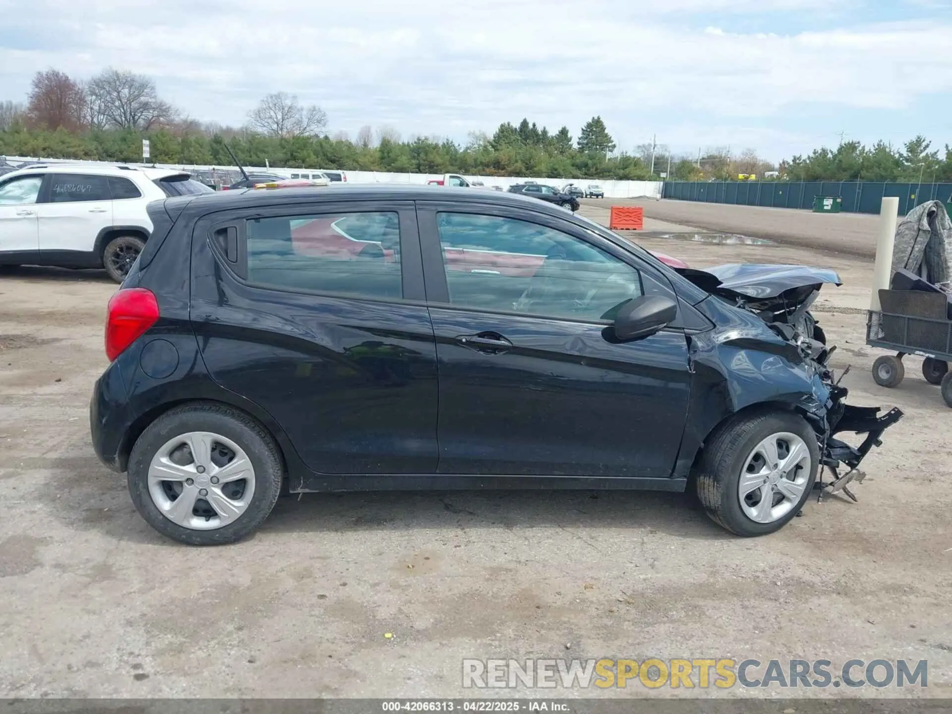 14 fotografías del automóvil dañado KL8CB6SA5NC042162 CHEVROLET SPARK 2022
