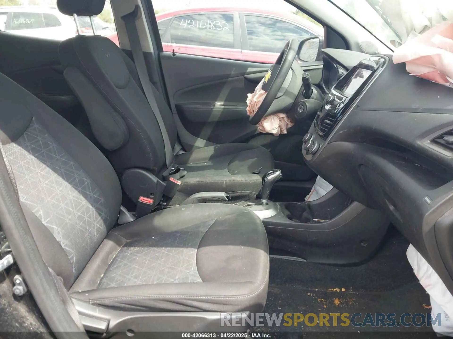5 fotografías del automóvil dañado KL8CB6SA5NC042162 CHEVROLET SPARK 2022