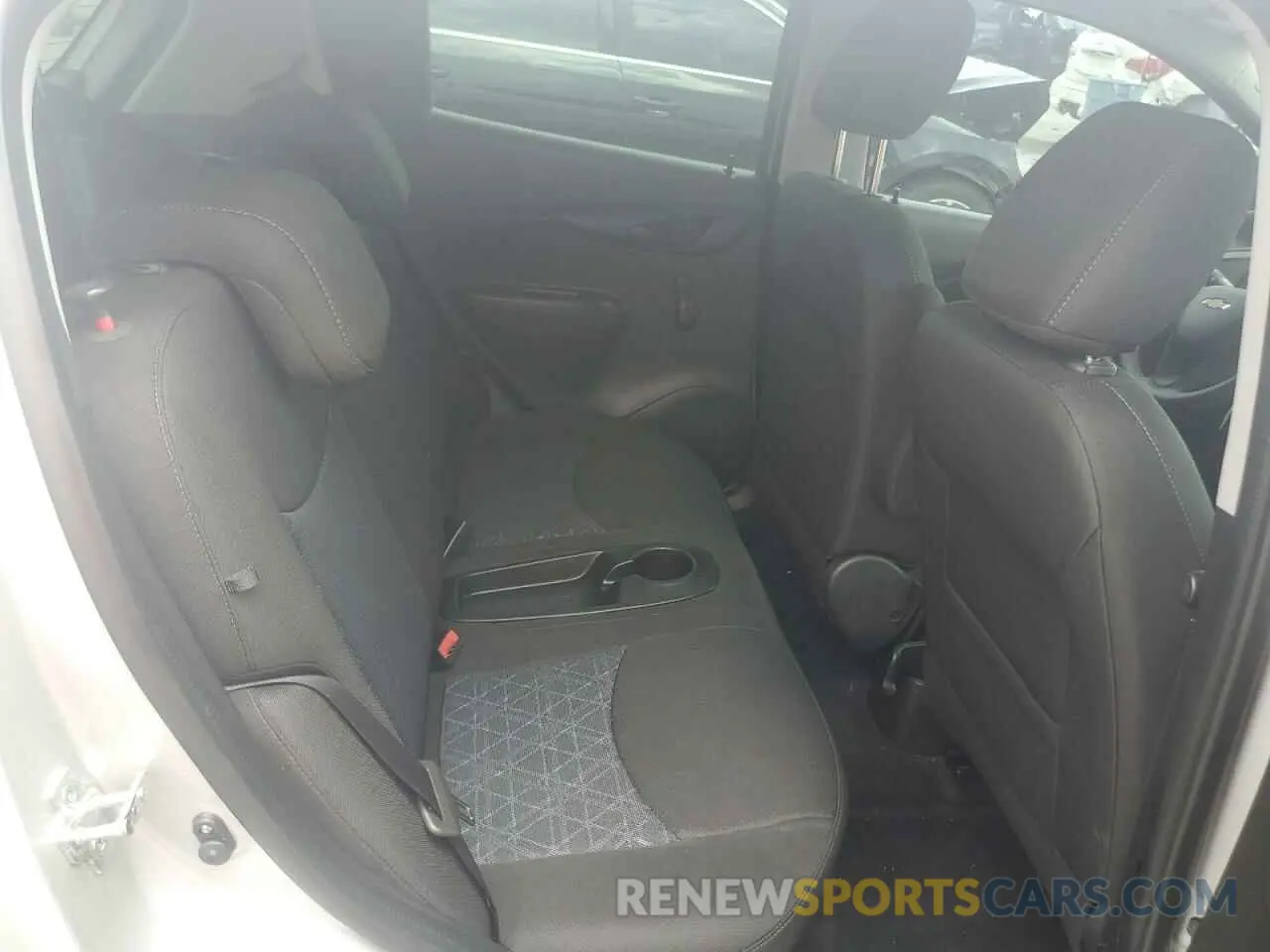 10 fotografías del automóvil dañado KL8CB6SA6NC006142 CHEVROLET SPARK 2022