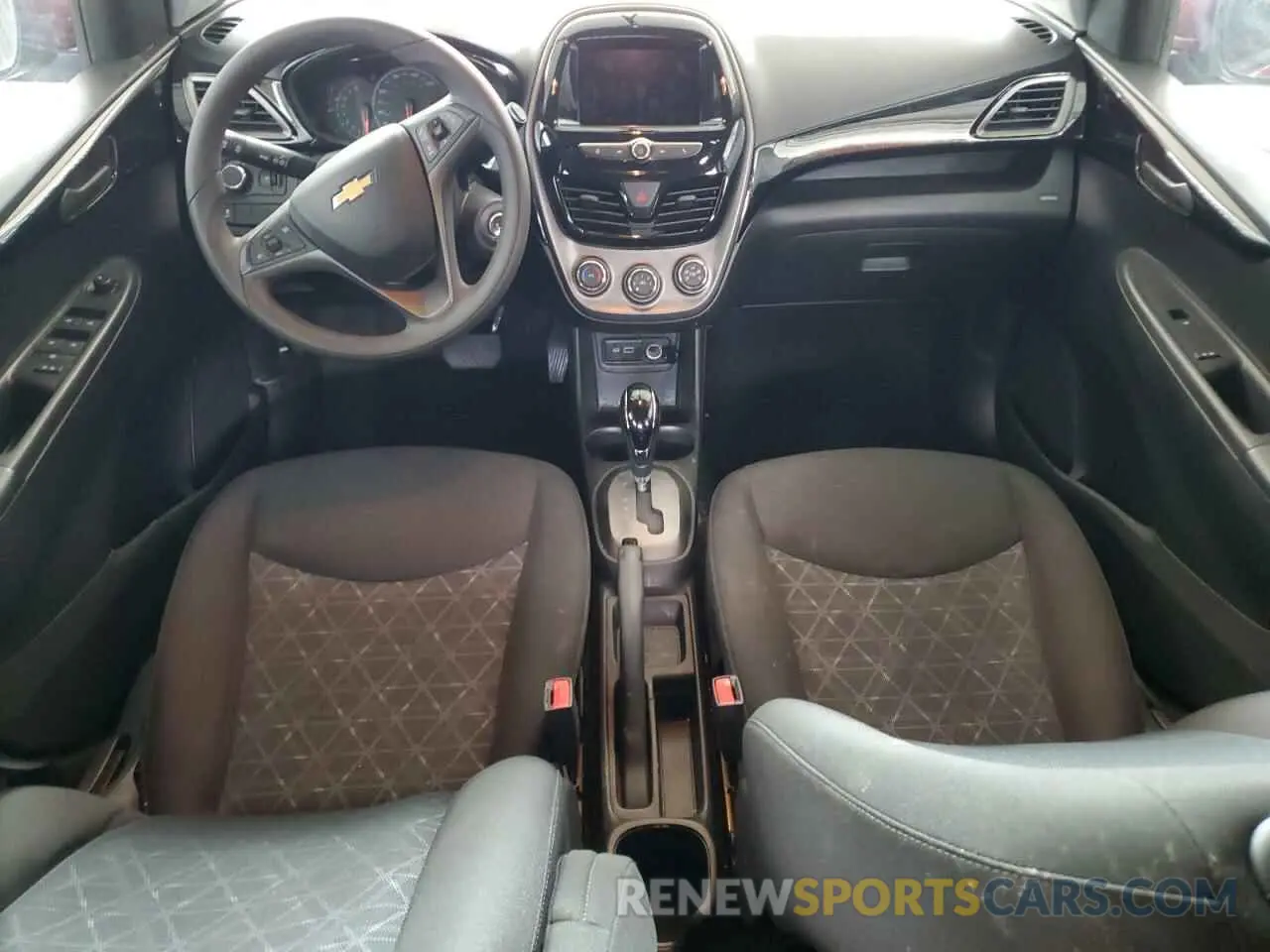 8 fotografías del automóvil dañado KL8CD6SA1NC010609 CHEVROLET SPARK 2022