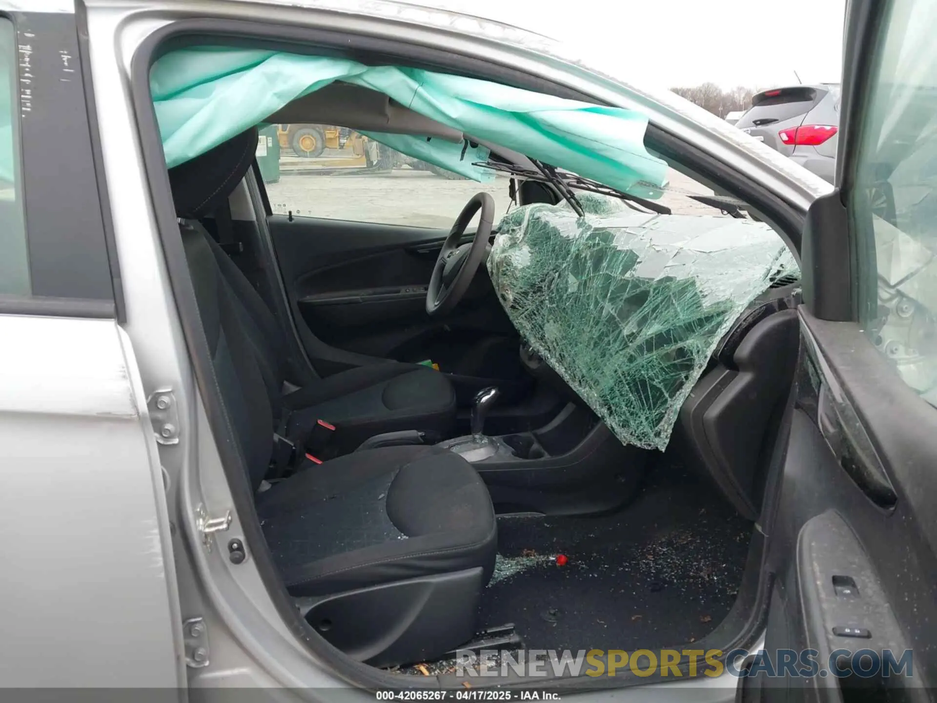 5 fotografías del automóvil dañado KL8CD6SA1NC021917 CHEVROLET SPARK 2022