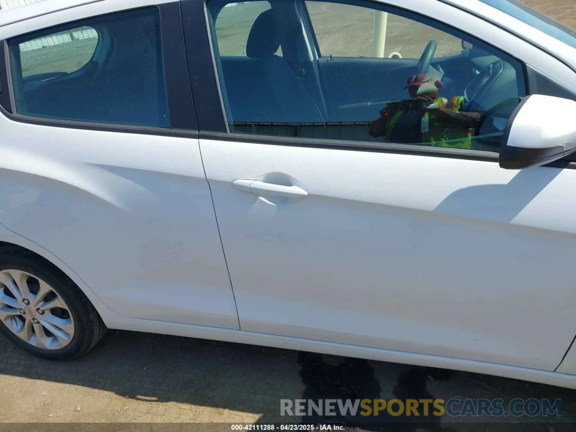13 fotografías del automóvil dañado KL8CD6SA4NC012919 CHEVROLET SPARK 2022