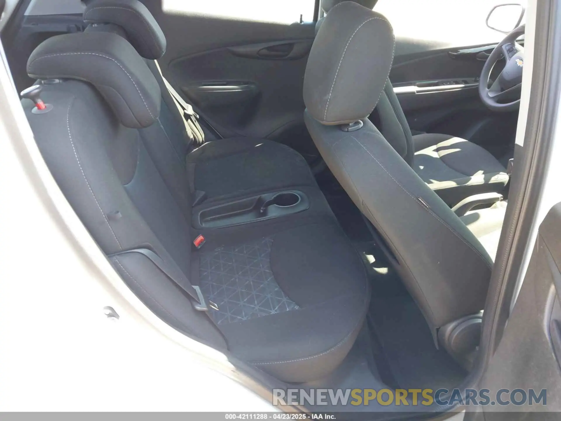 8 fotografías del automóvil dañado KL8CD6SA4NC012919 CHEVROLET SPARK 2022