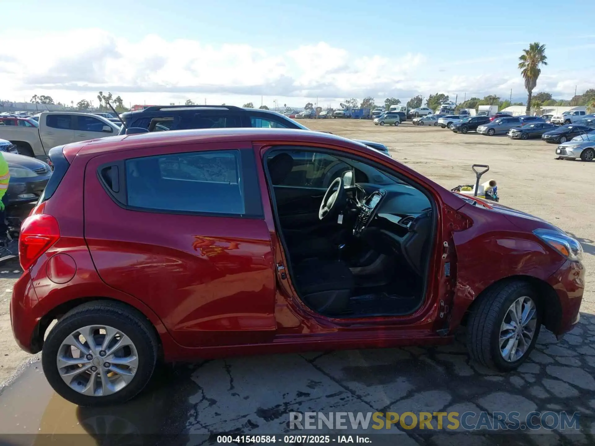 14 fotografías del automóvil dañado KL8CD6SA5NC042205 CHEVROLET SPARK 2022