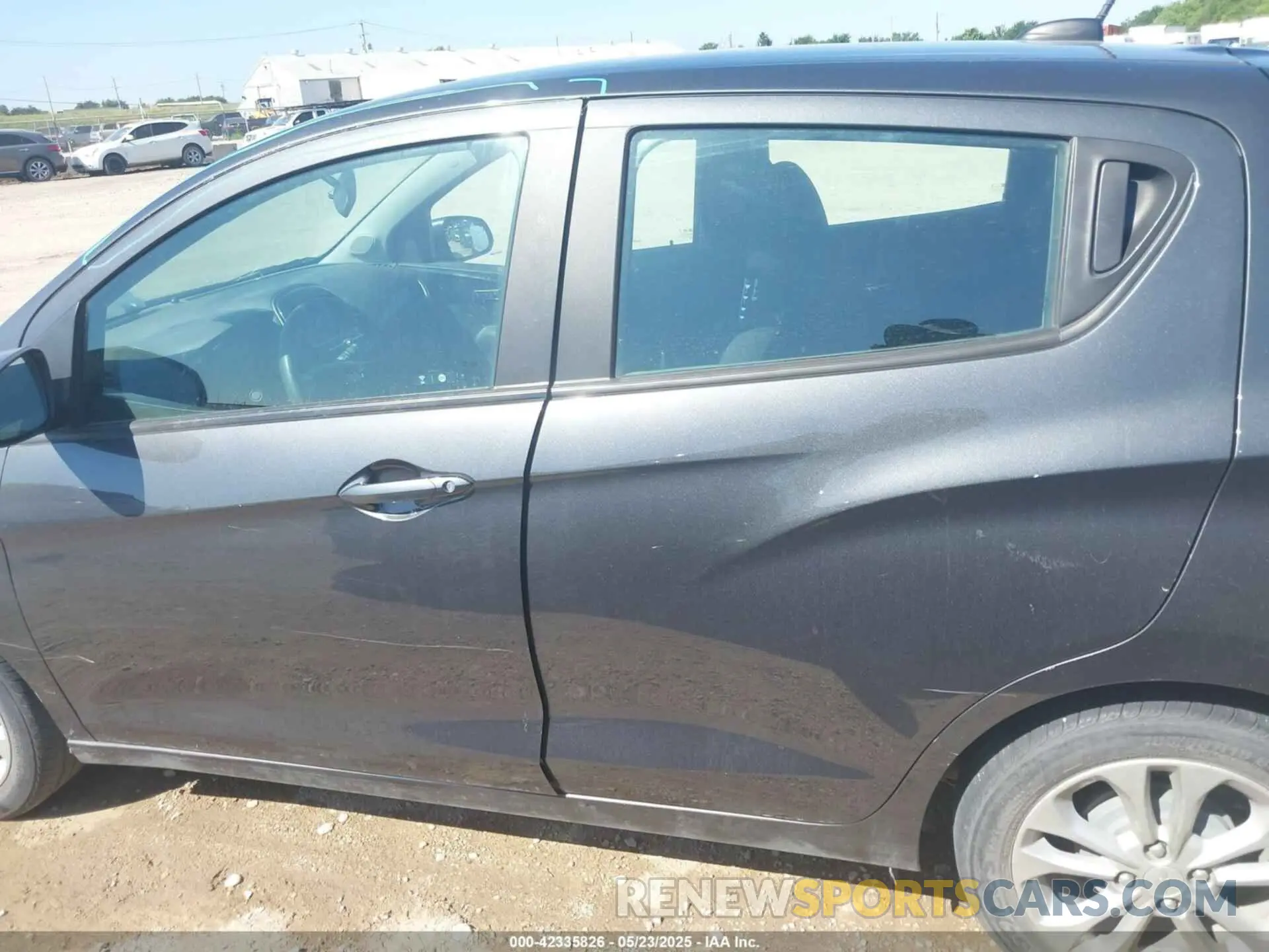 14 fotografías del automóvil dañado KL8CD6SA6NC010556 CHEVROLET SPARK 2022