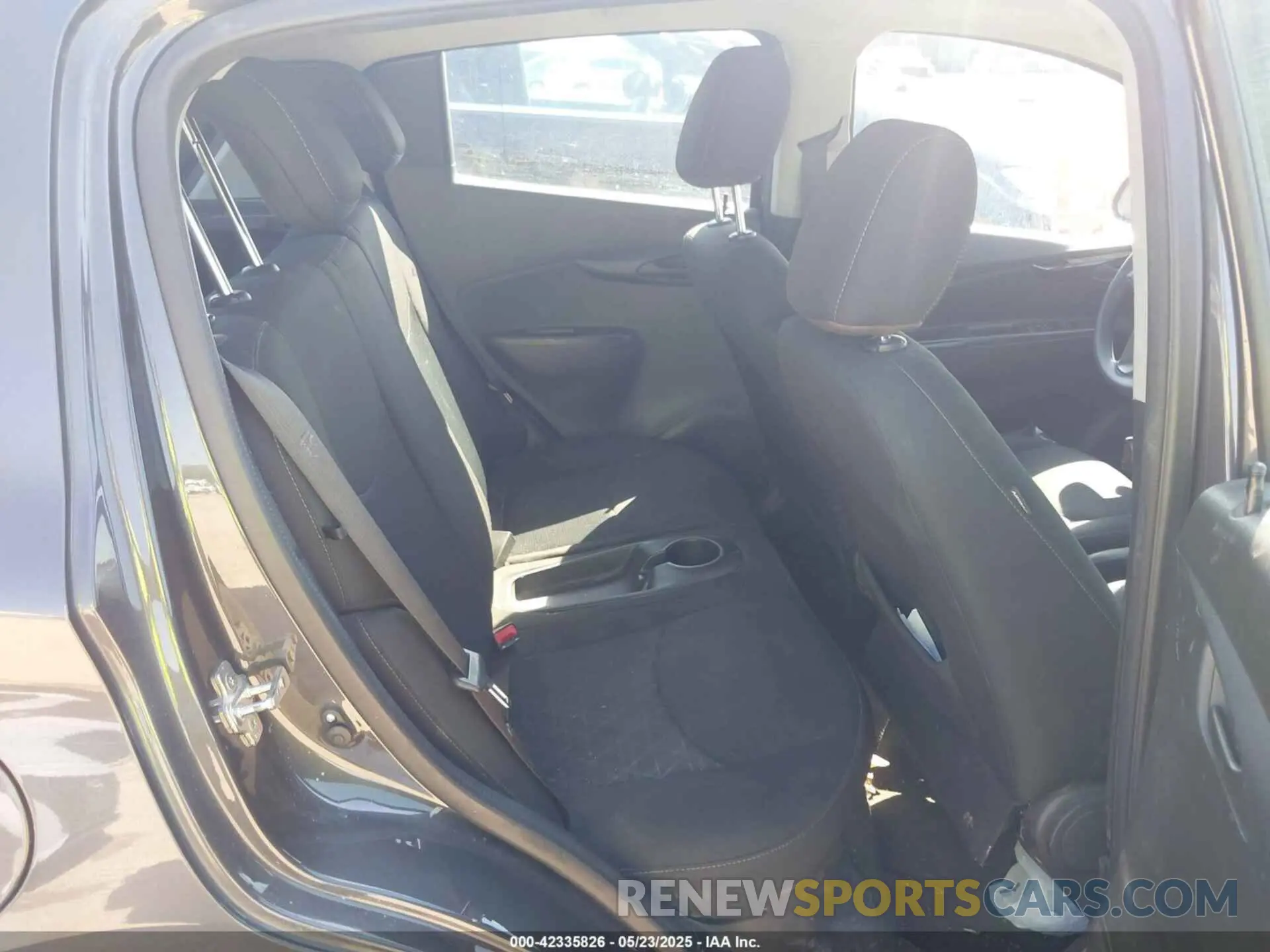 8 fotografías del automóvil dañado KL8CD6SA6NC010556 CHEVROLET SPARK 2022