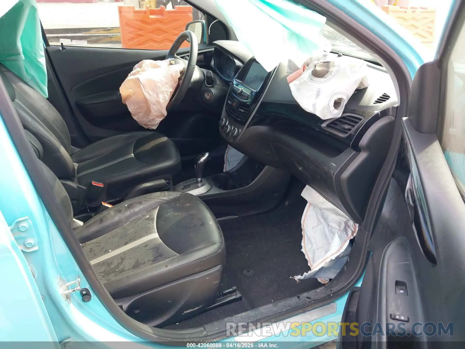 5 fotografías del automóvil dañado KL8CH6SA7NC027872 CHEVROLET SPARK 2022