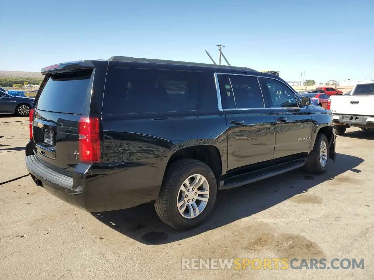 3 fotografías del automóvil dañado 1GNSCGKC6KR180042 CHEVROLET SUBURBAN 2019