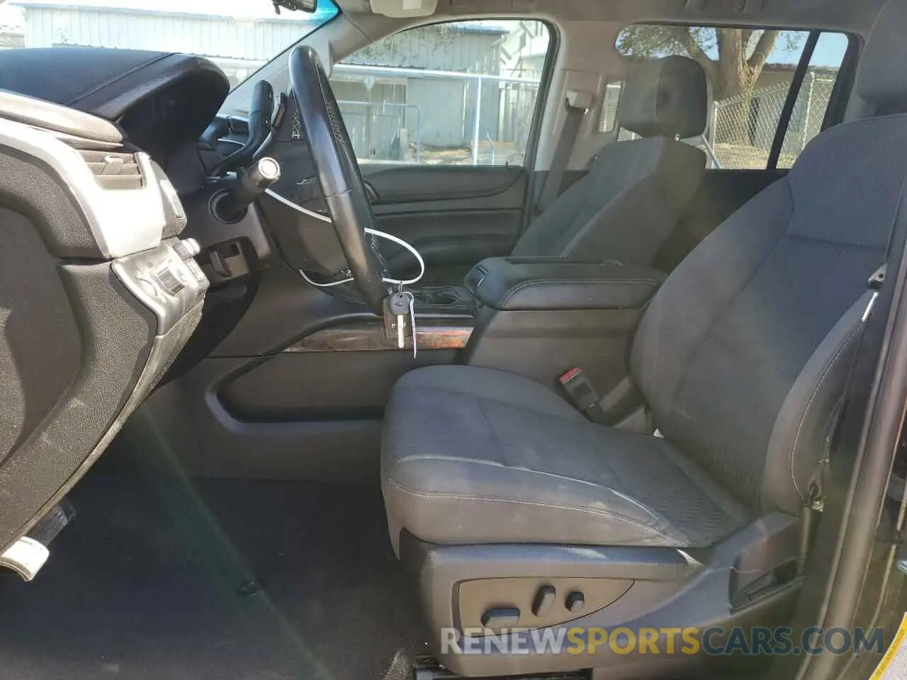 7 fotografías del automóvil dañado 1GNSCGKC6KR180042 CHEVROLET SUBURBAN 2019