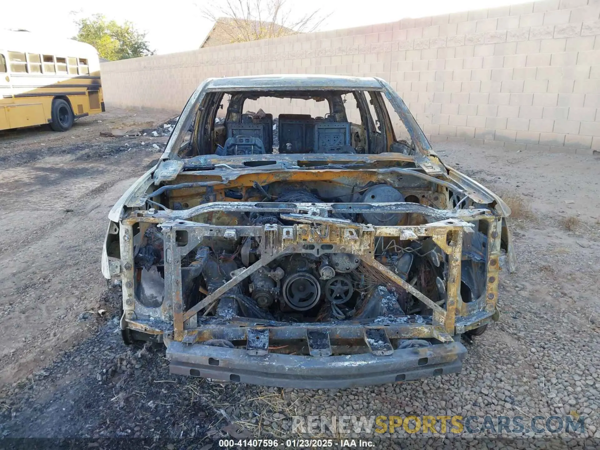 11 fotografías del automóvil dañado 1GNSCHKC2KR395939 CHEVROLET SUBURBAN 2019
