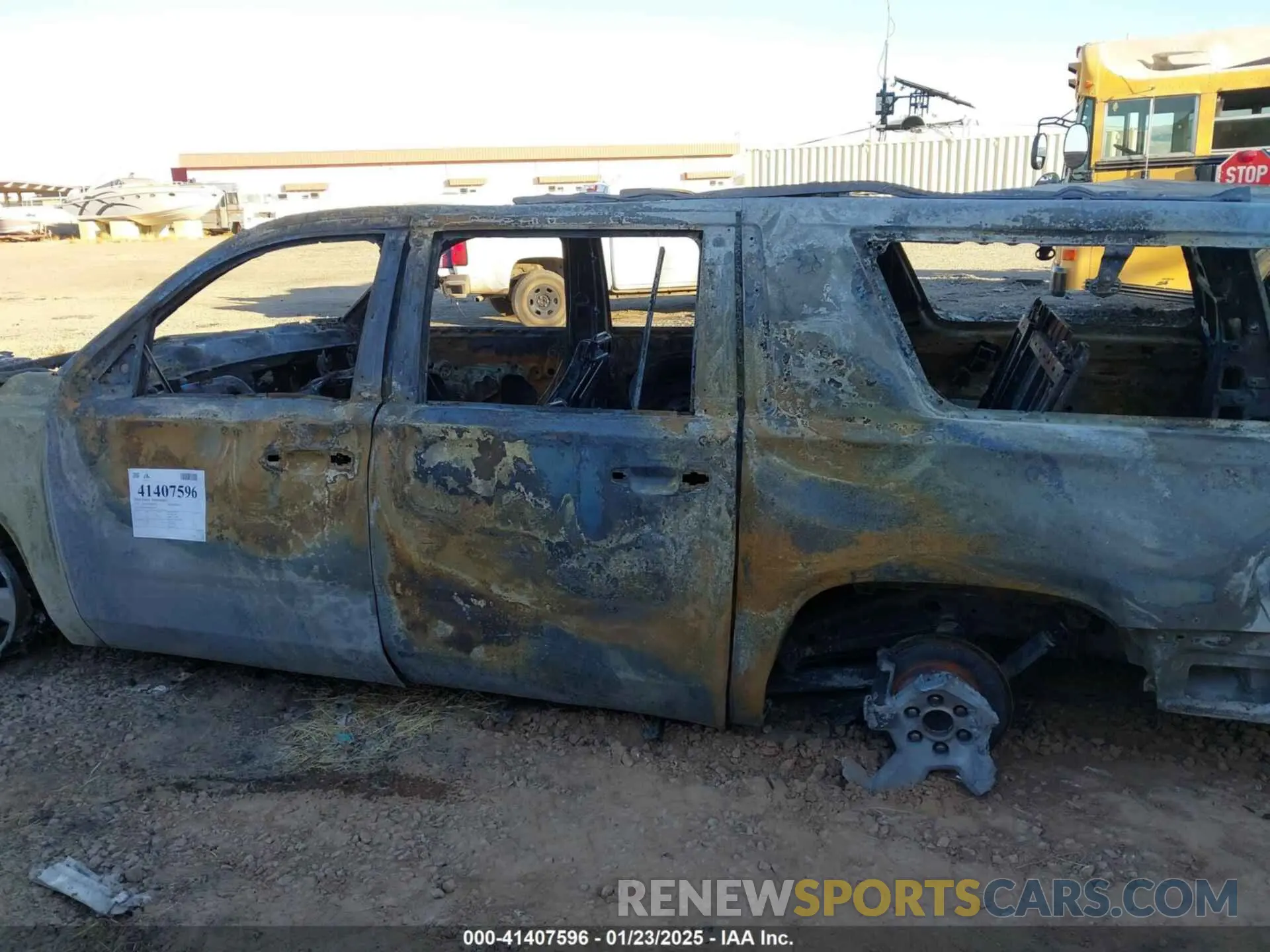13 fotografías del automóvil dañado 1GNSCHKC2KR395939 CHEVROLET SUBURBAN 2019