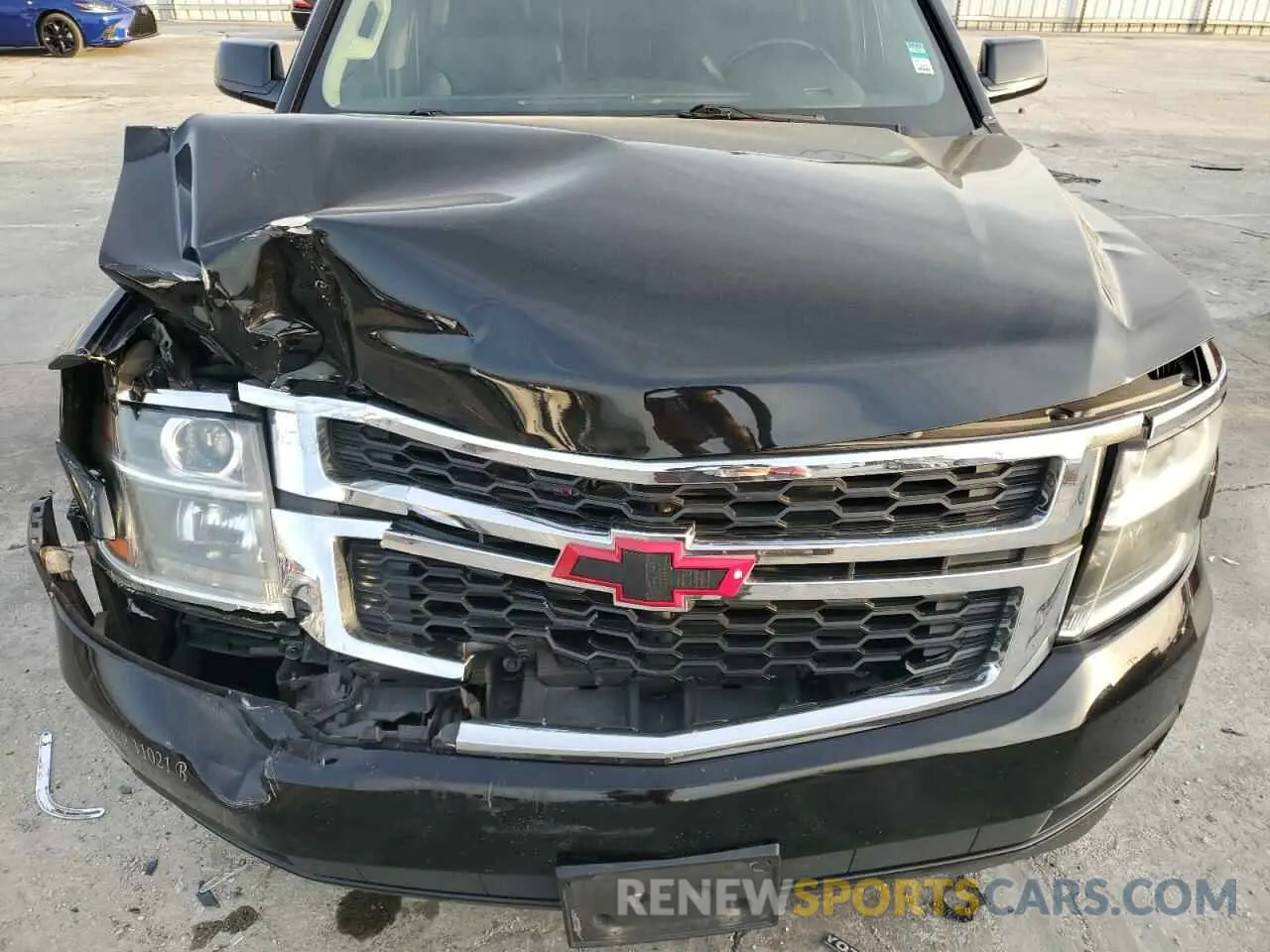 12 fotografías del automóvil dañado 1GNSCHKC3KR128244 CHEVROLET SUBURBAN 2019