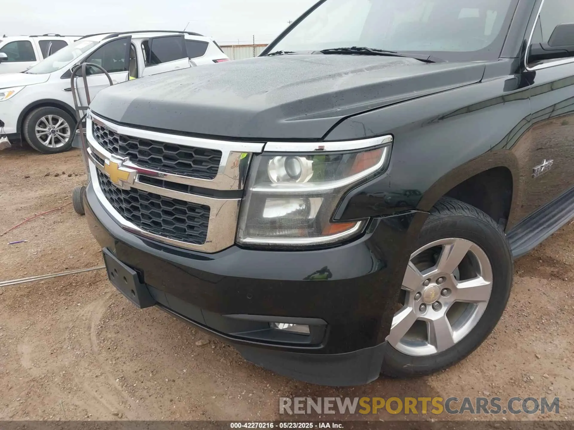 6 fotografías del automóvil dañado 1GNSCHKC4KR193880 CHEVROLET SUBURBAN 2019