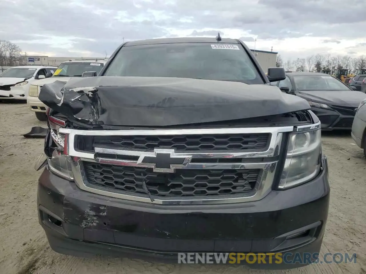 5 fotografías del automóvil dañado 1GNSCHKC8KR127431 CHEVROLET SUBURBAN 2019