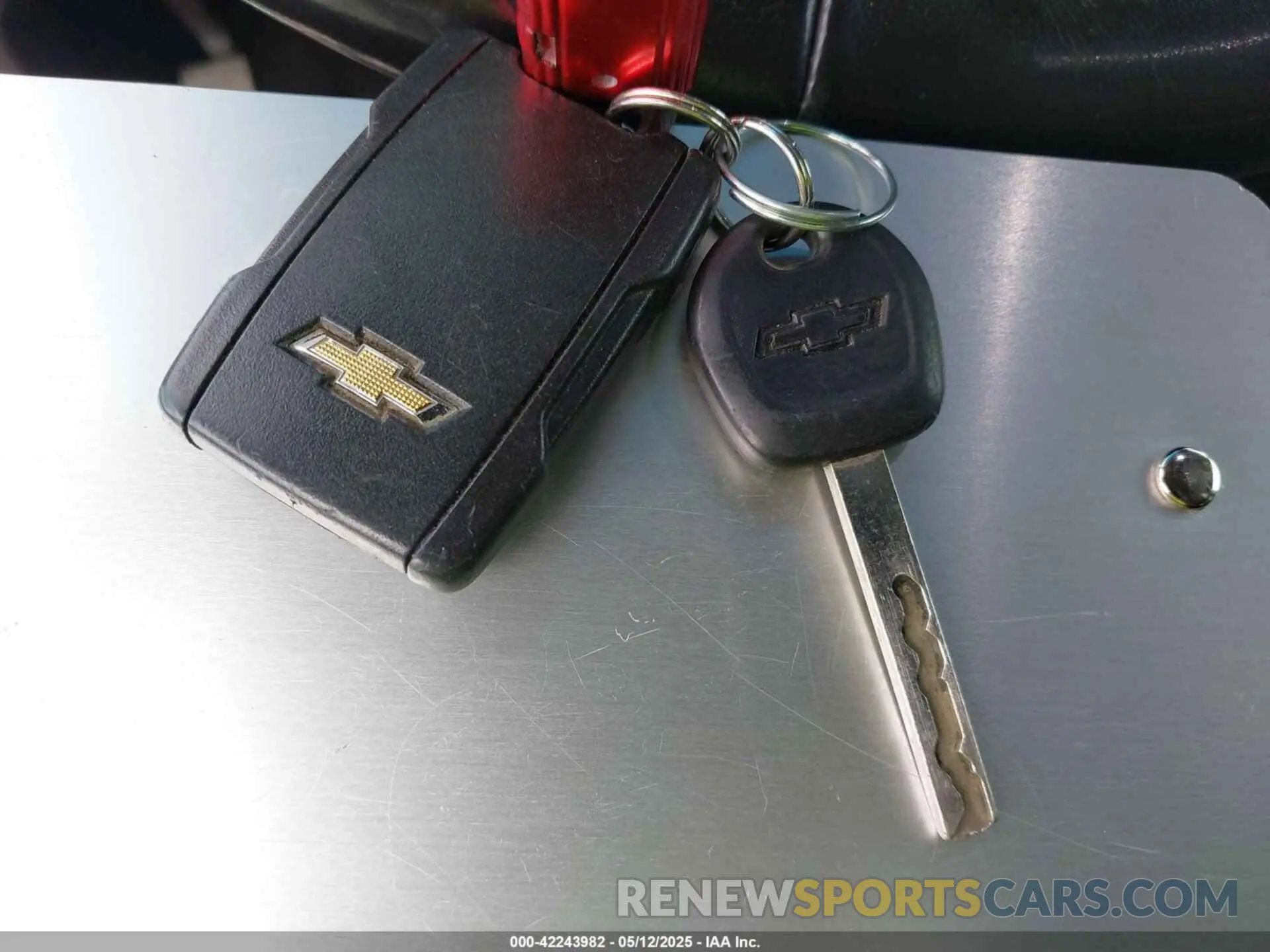 11 fotografías del automóvil dañado 1GNSCHKC8KR172885 CHEVROLET SUBURBAN 2019