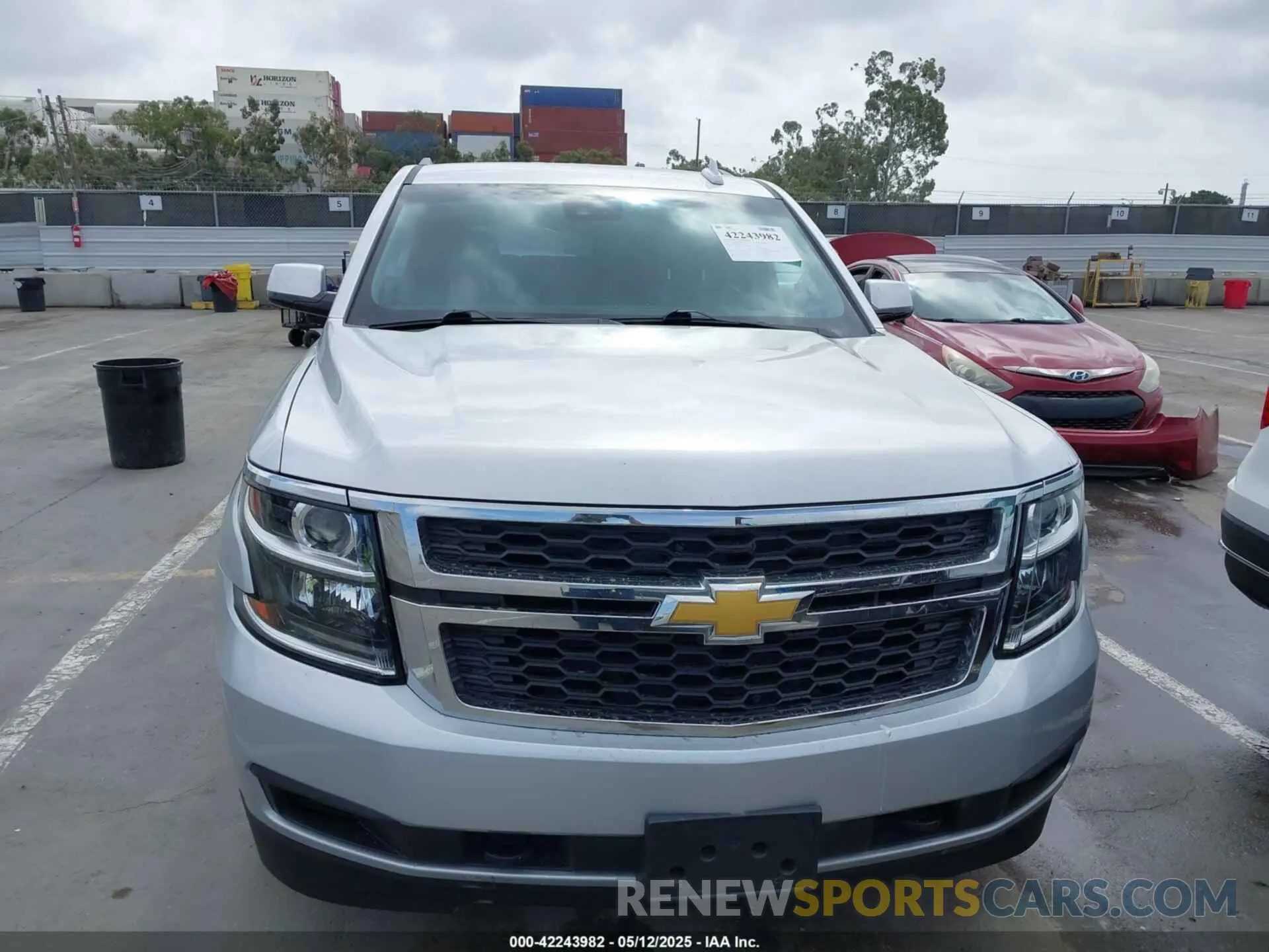 12 fotografías del automóvil dañado 1GNSCHKC8KR172885 CHEVROLET SUBURBAN 2019
