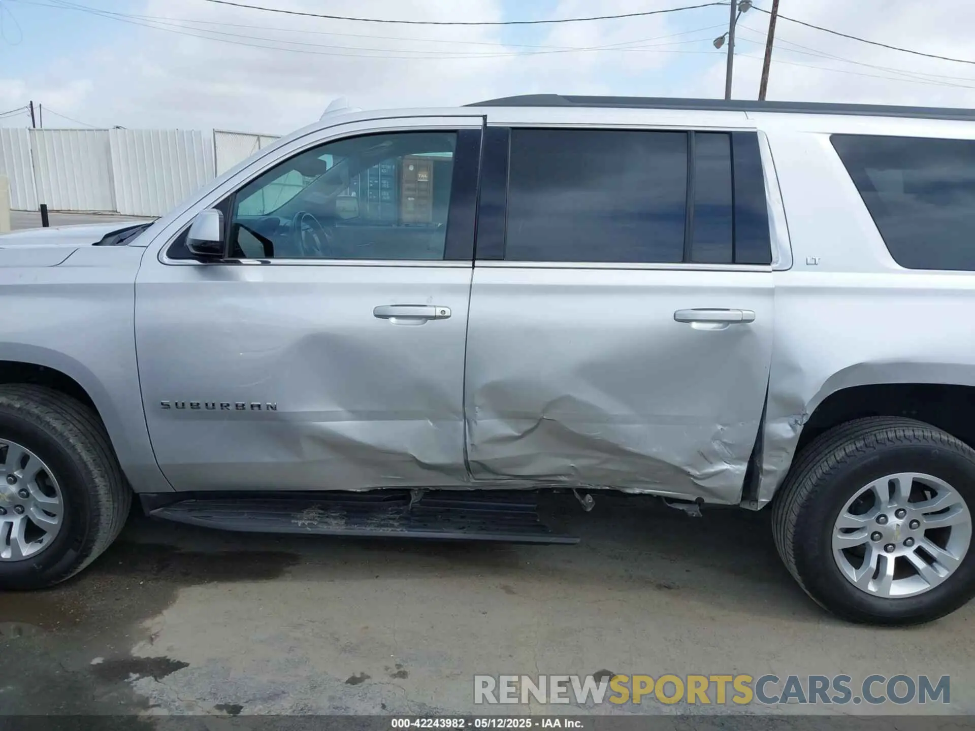 6 fotografías del automóvil dañado 1GNSCHKC8KR172885 CHEVROLET SUBURBAN 2019