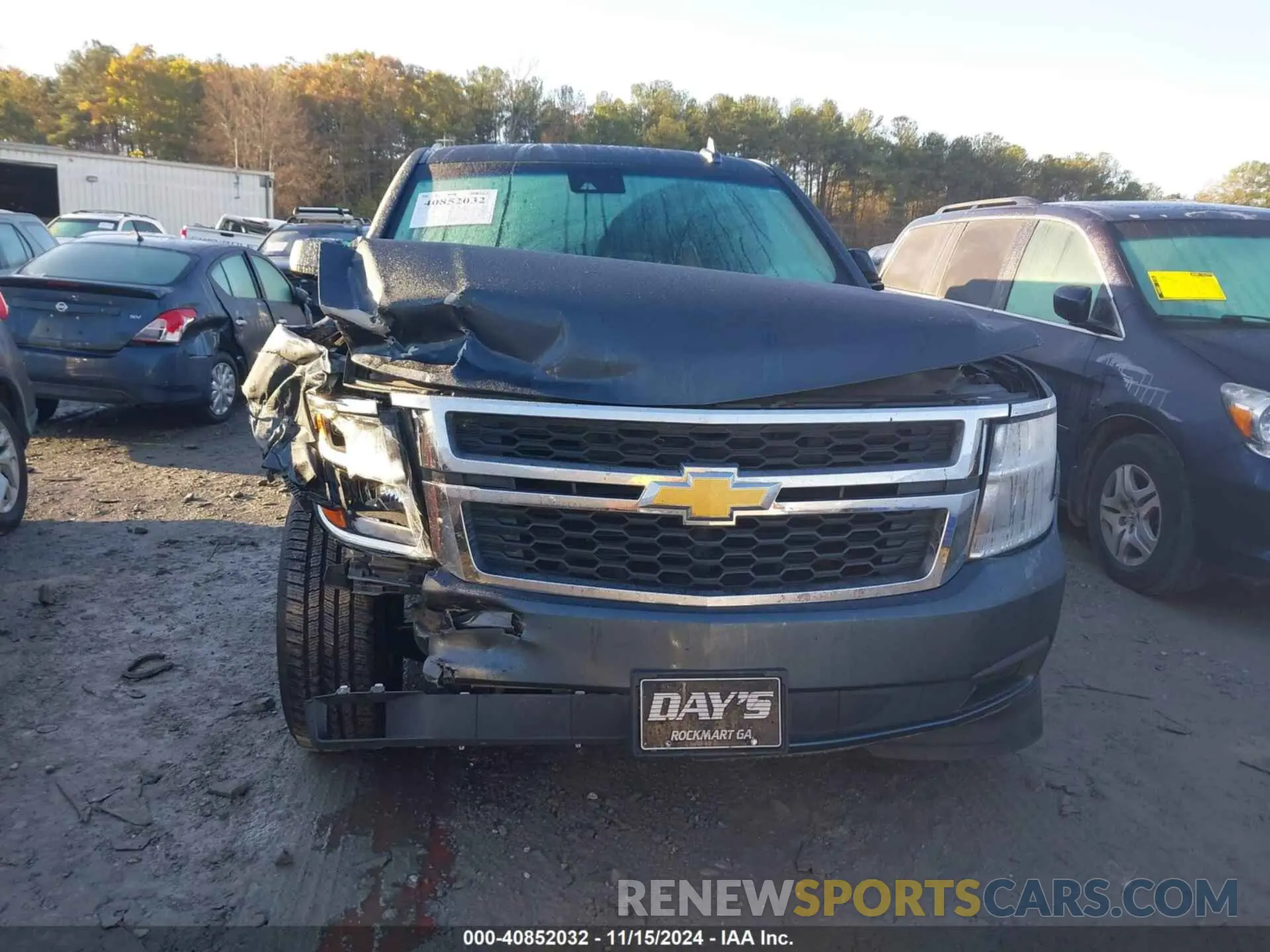 12 fotografías del automóvil dañado 1GNSCHKC9KR327072 CHEVROLET SUBURBAN 2019