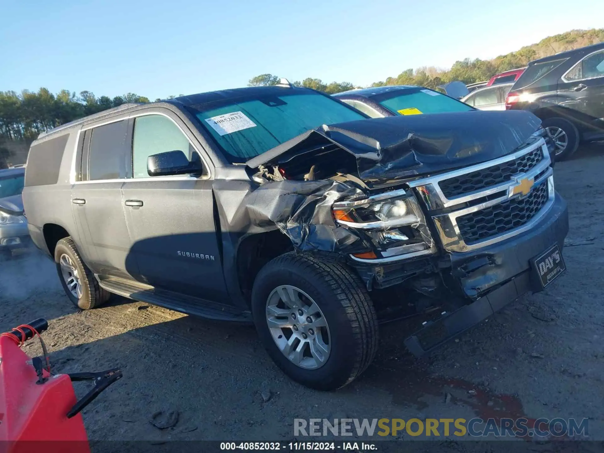 13 fotografías del automóvil dañado 1GNSCHKC9KR327072 CHEVROLET SUBURBAN 2019
