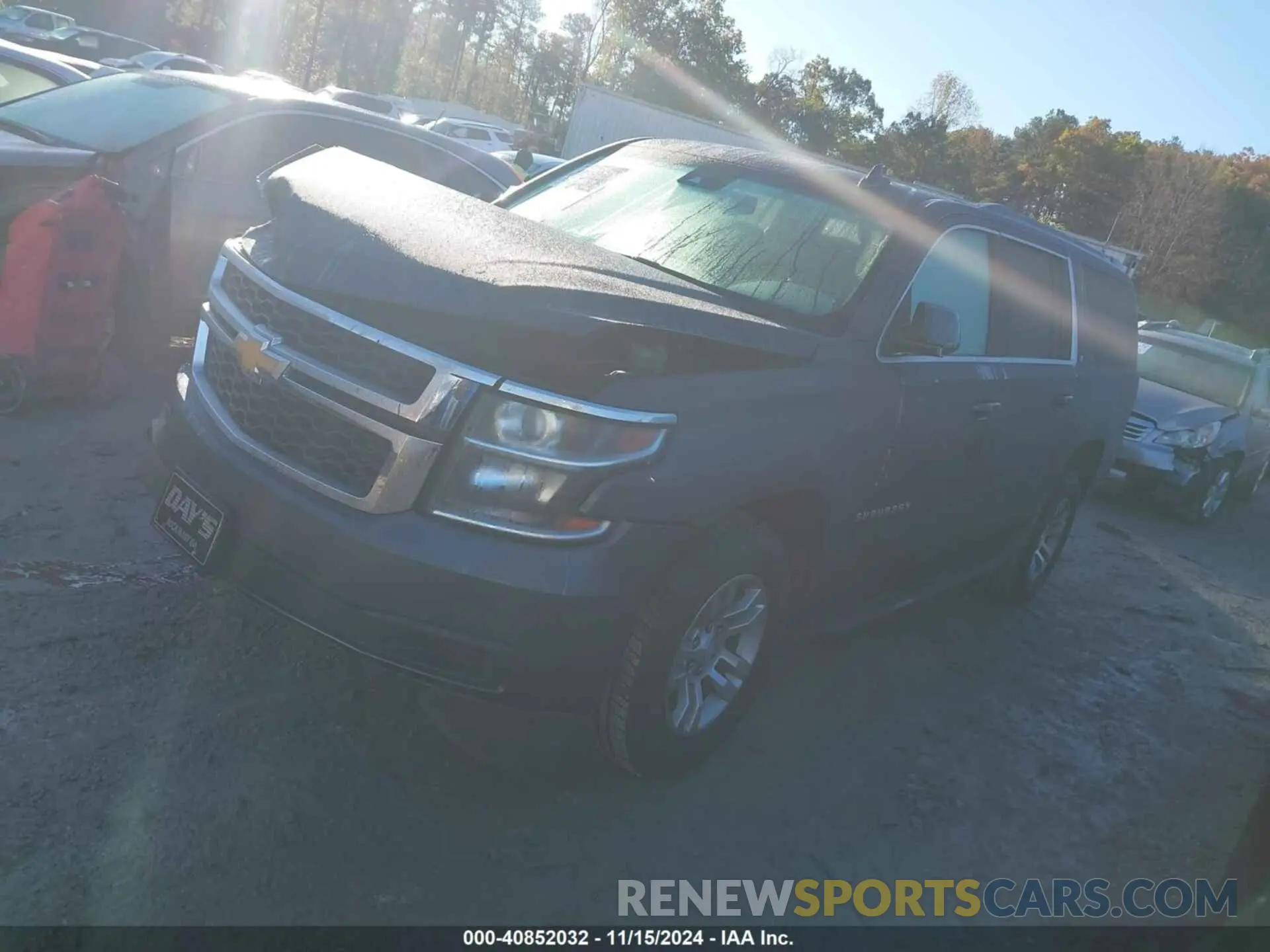 2 fotografías del automóvil dañado 1GNSCHKC9KR327072 CHEVROLET SUBURBAN 2019
