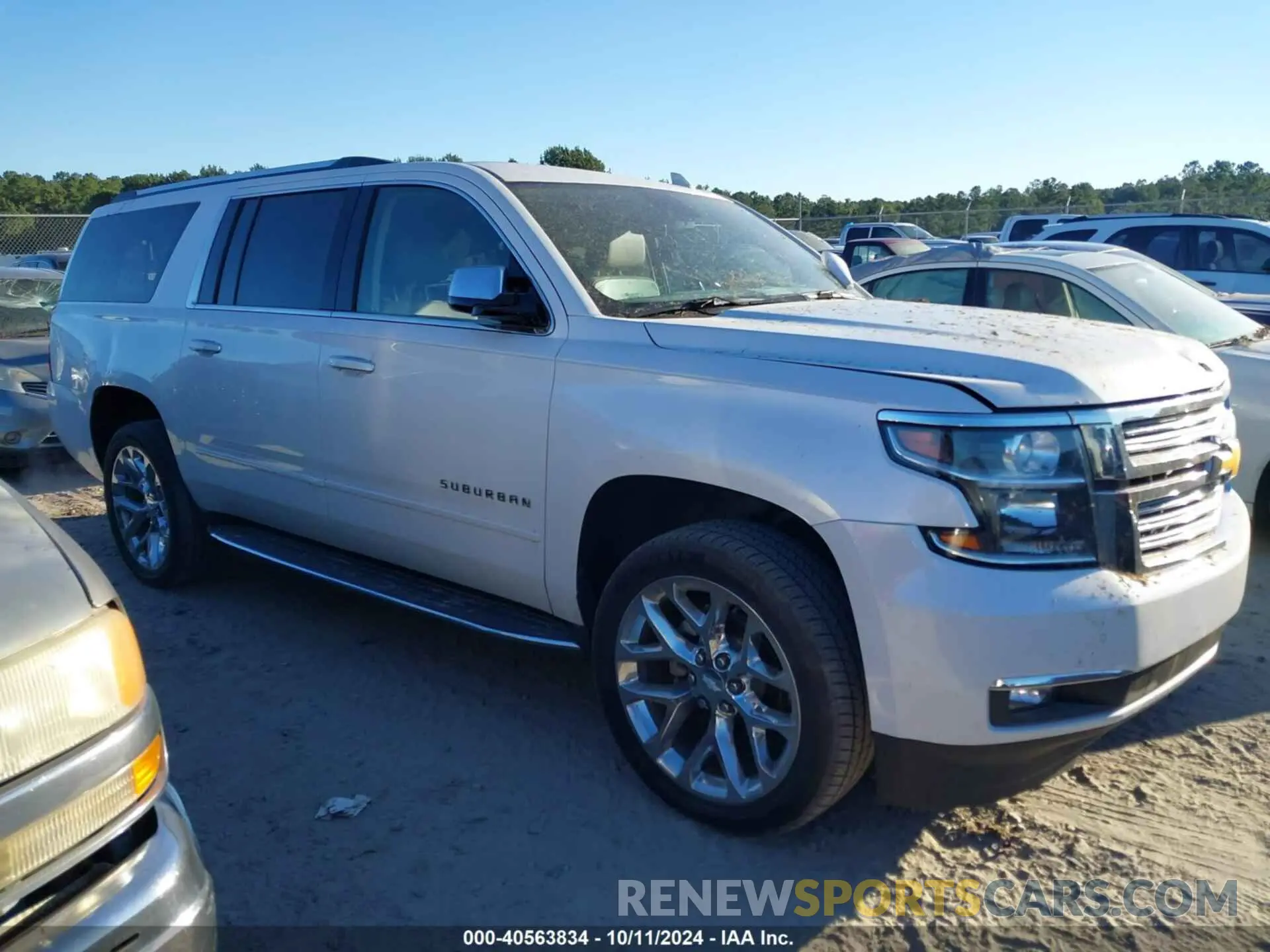 13 fotografías del automóvil dañado 1GNSCJKC0KR293658 CHEVROLET SUBURBAN 2019