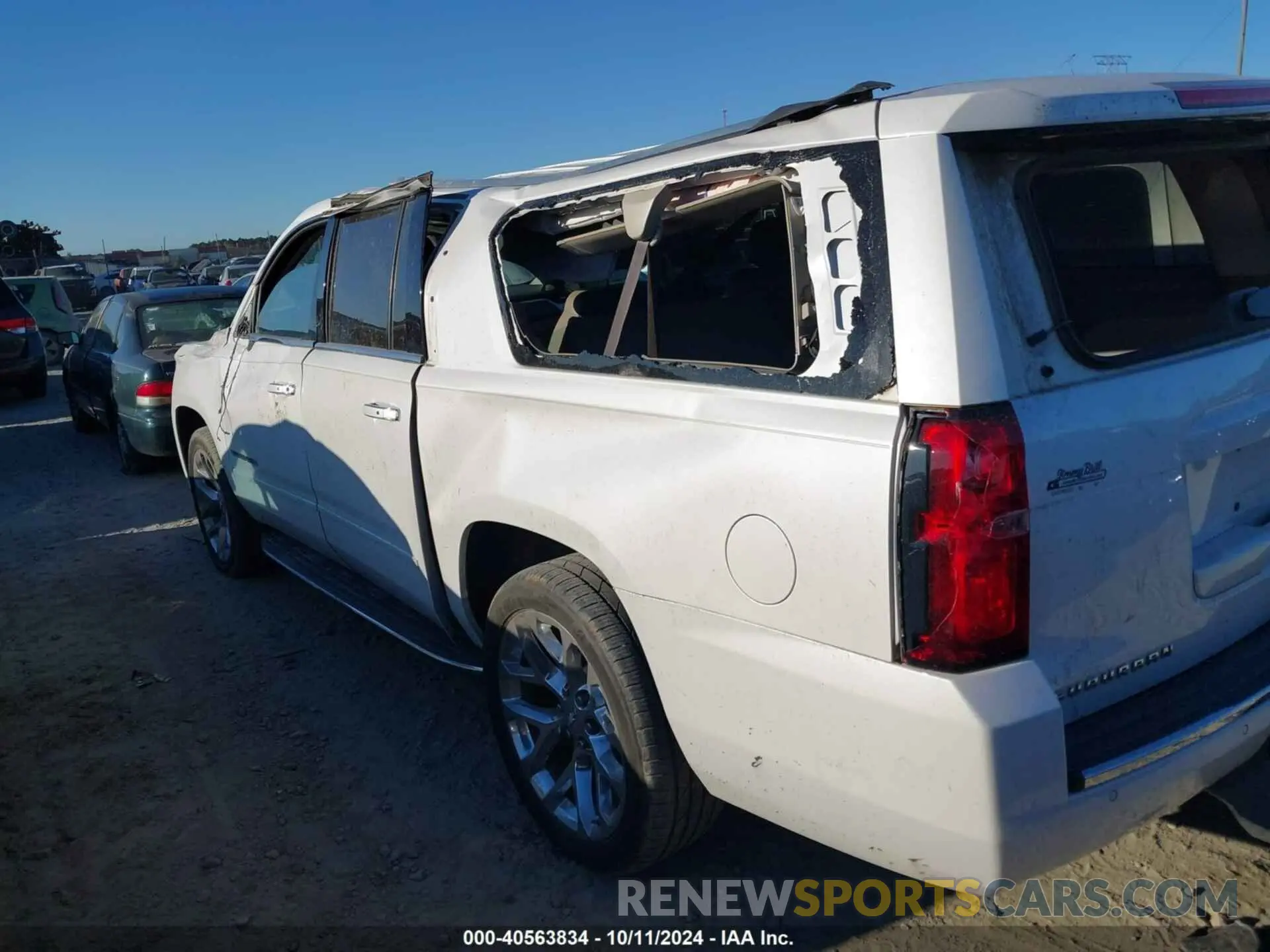 14 fotografías del automóvil dañado 1GNSCJKC0KR293658 CHEVROLET SUBURBAN 2019