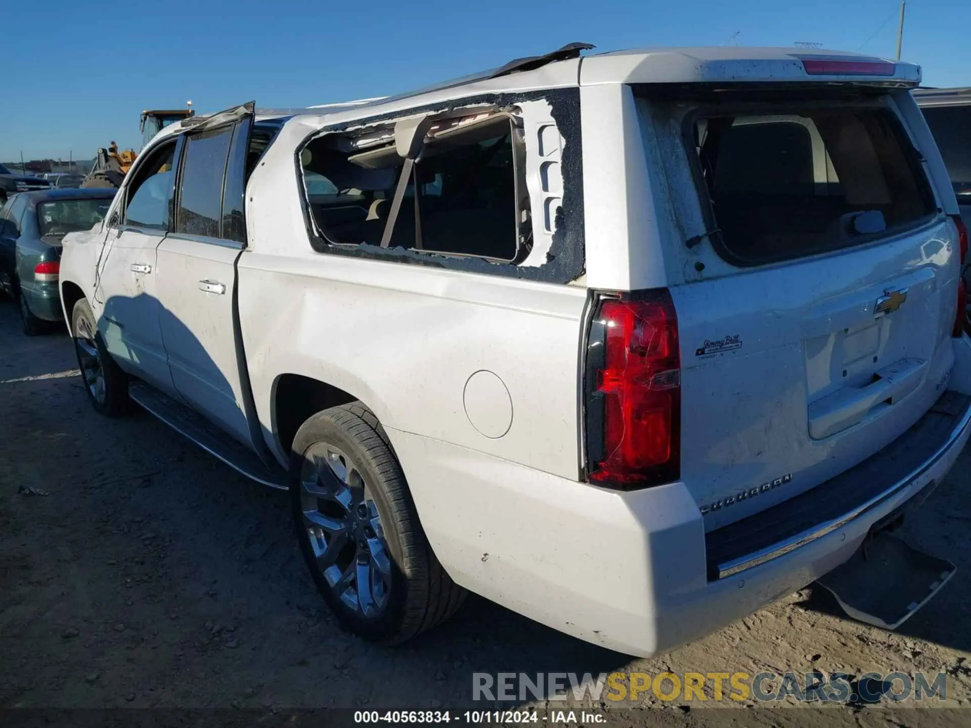 3 fotografías del automóvil dañado 1GNSCJKC0KR293658 CHEVROLET SUBURBAN 2019