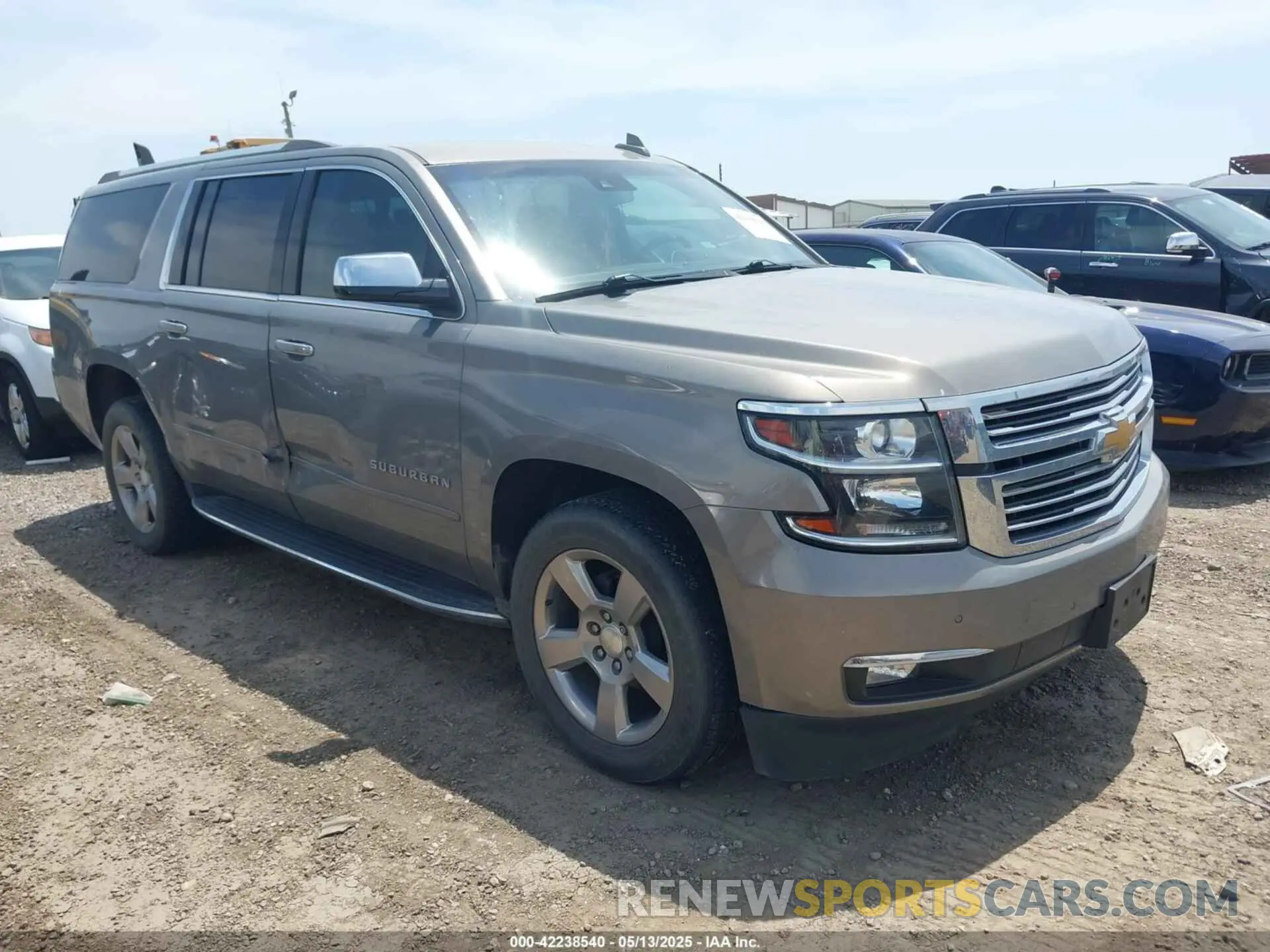 1 fotografías del automóvil dañado 1GNSCJKC9KR264210 CHEVROLET SUBURBAN 2019
