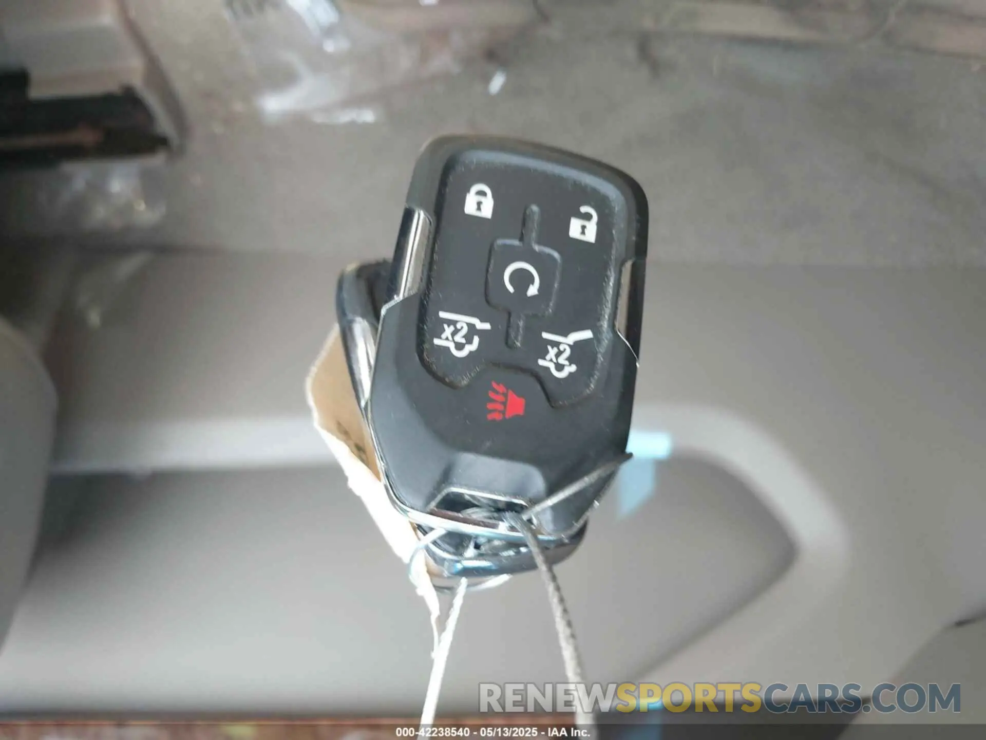 11 fotografías del automóvil dañado 1GNSCJKC9KR264210 CHEVROLET SUBURBAN 2019