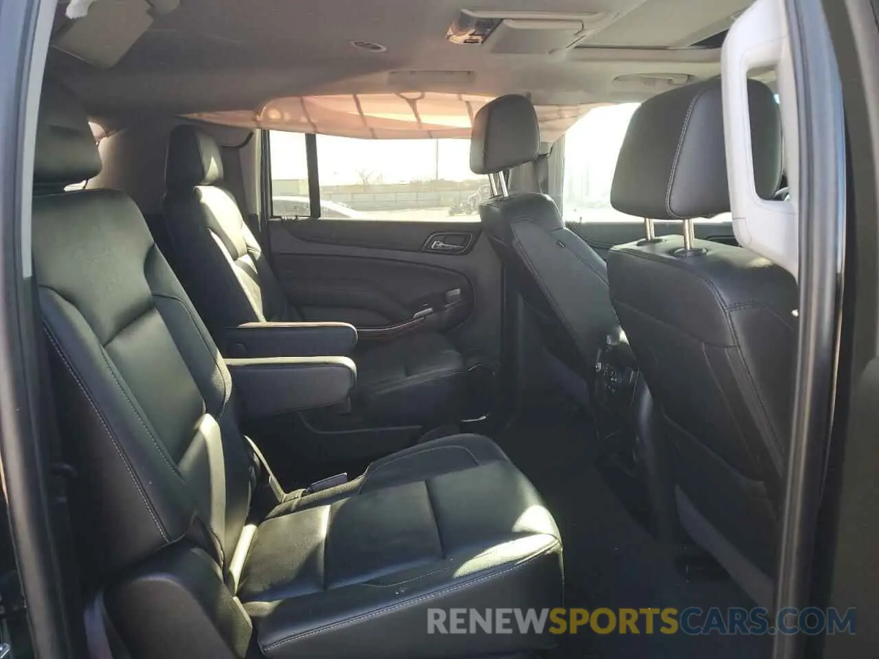 11 fotografías del automóvil dañado 1GNSCJKCXKR408508 CHEVROLET SUBURBAN 2019