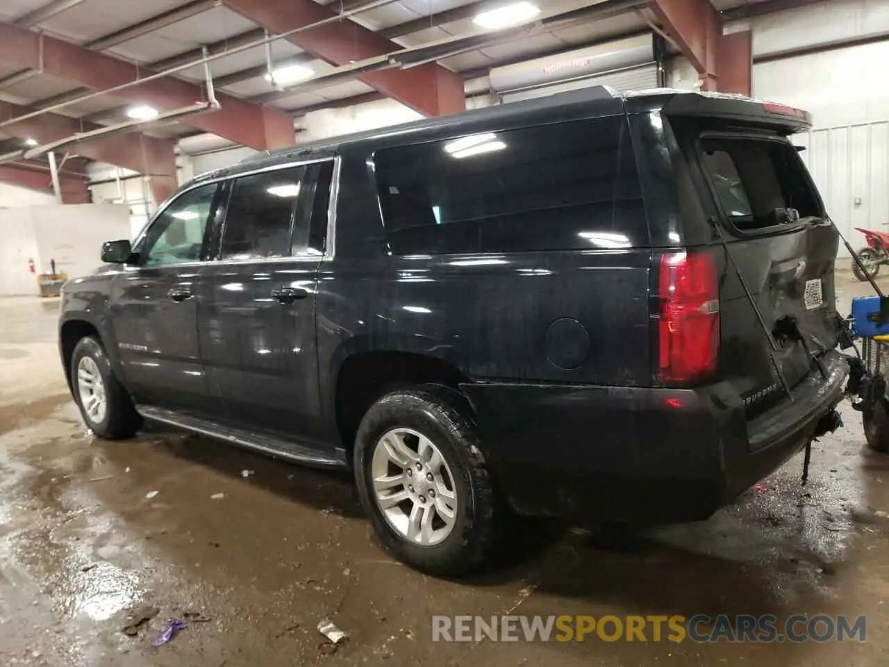 2 fotografías del automóvil dañado 1GNSKGKC3KR237395 CHEVROLET SUBURBAN 2019
