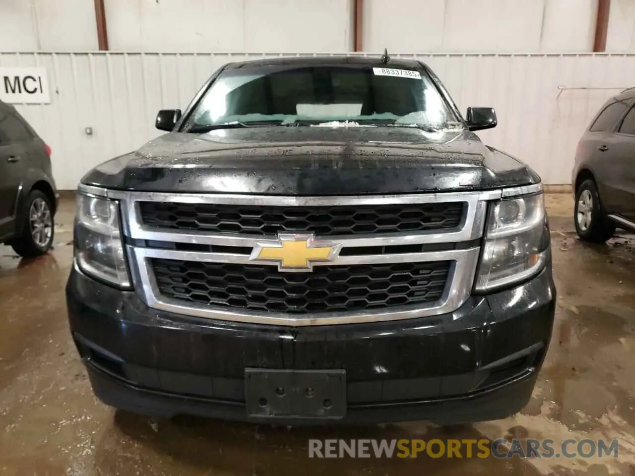 5 fotografías del automóvil dañado 1GNSKGKC3KR237395 CHEVROLET SUBURBAN 2019