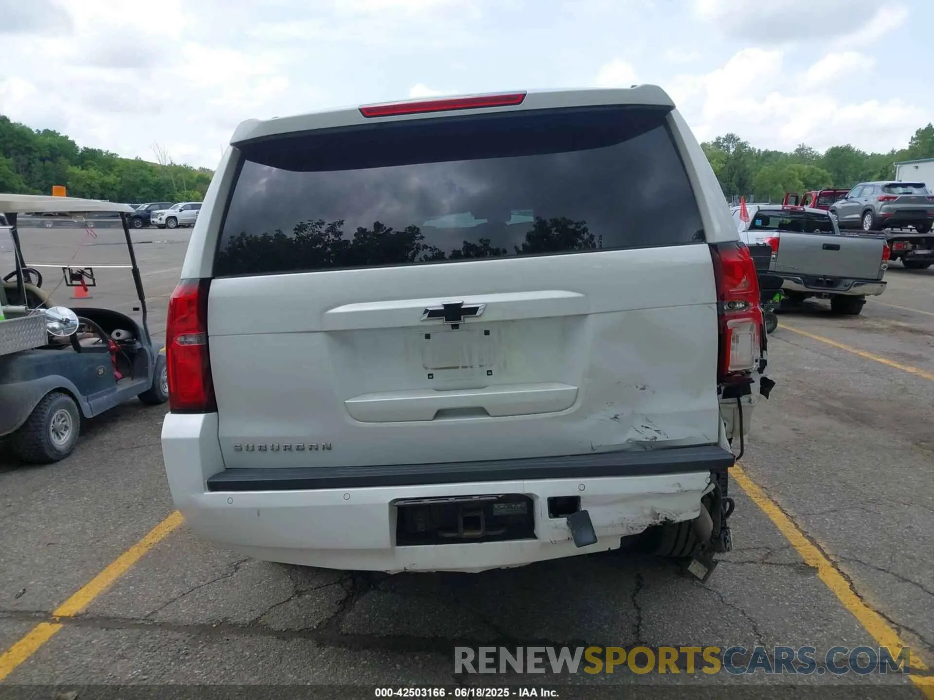 15 fotografías del automóvil dañado 1GNSKHKC0KR261336 CHEVROLET SUBURBAN 2019