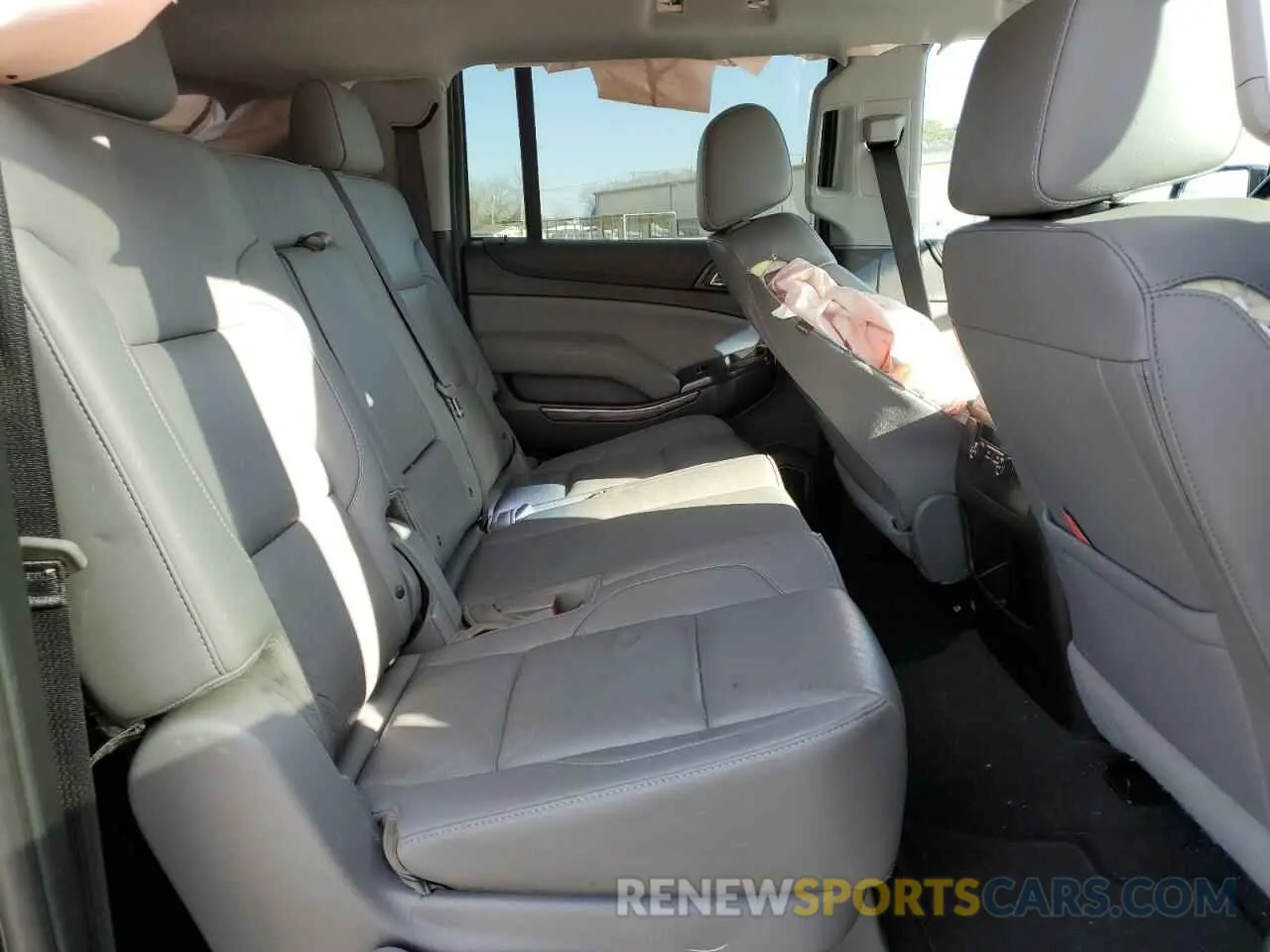 11 fotografías del automóvil dañado 1GNSKHKC1KR188011 CHEVROLET SUBURBAN 2019