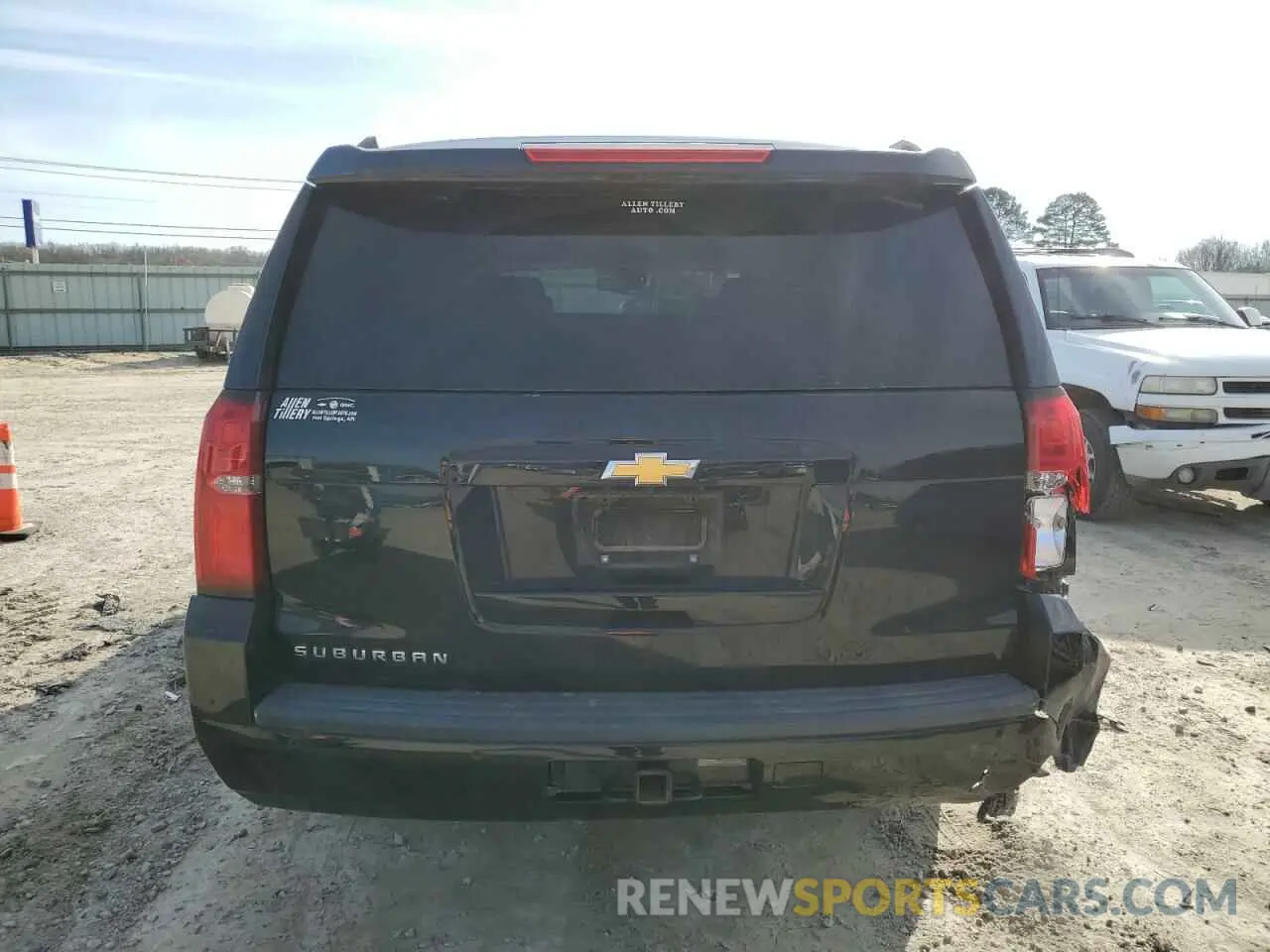 6 fotografías del automóvil dañado 1GNSKHKC1KR188011 CHEVROLET SUBURBAN 2019