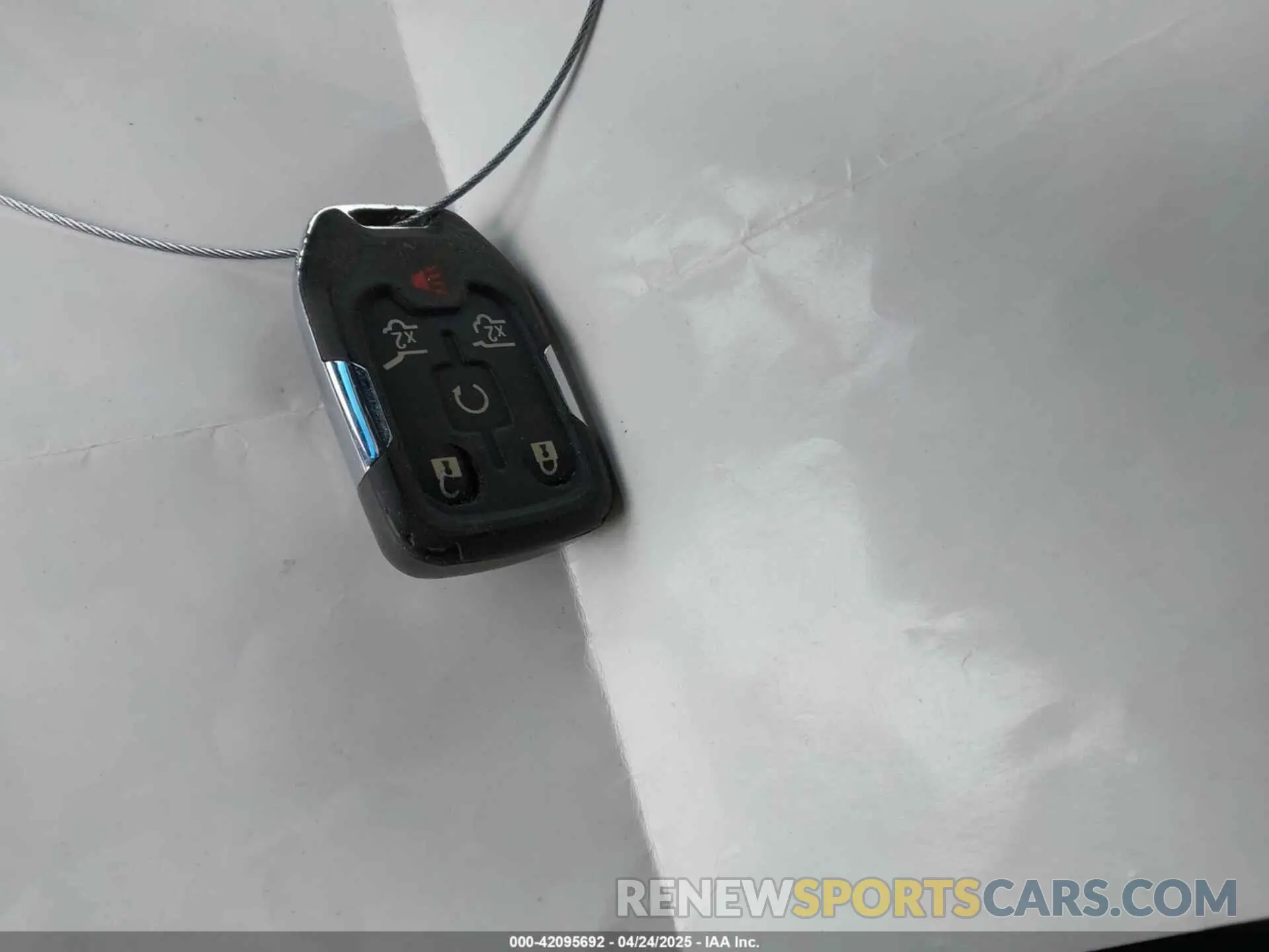 11 fotografías del automóvil dañado 1GNSKHKC1KR241449 CHEVROLET SUBURBAN 2019
