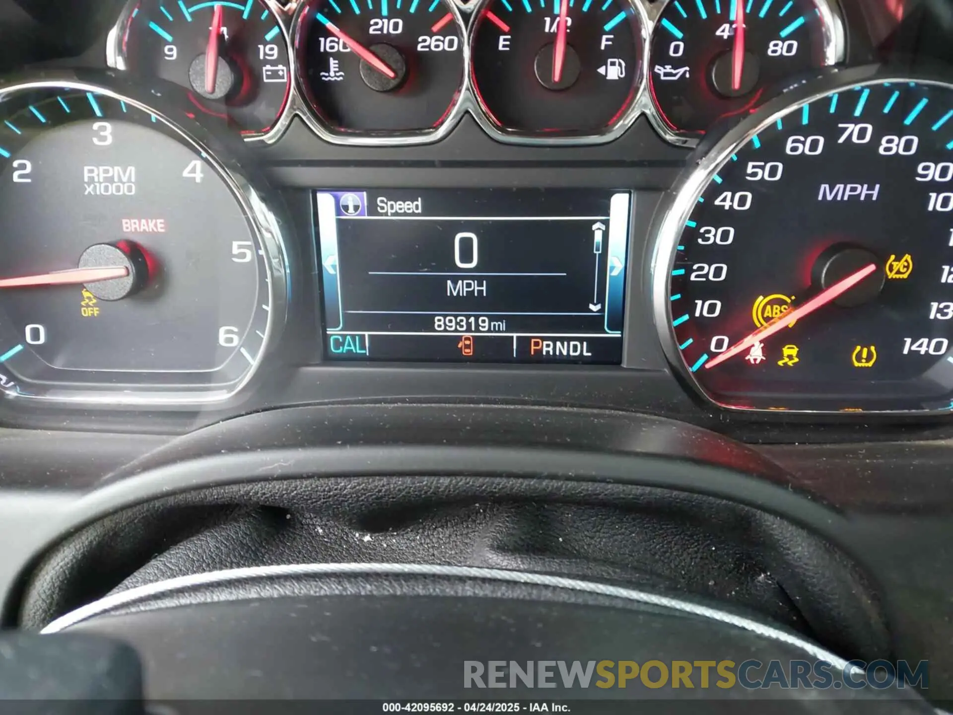 16 fotografías del automóvil dañado 1GNSKHKC1KR241449 CHEVROLET SUBURBAN 2019